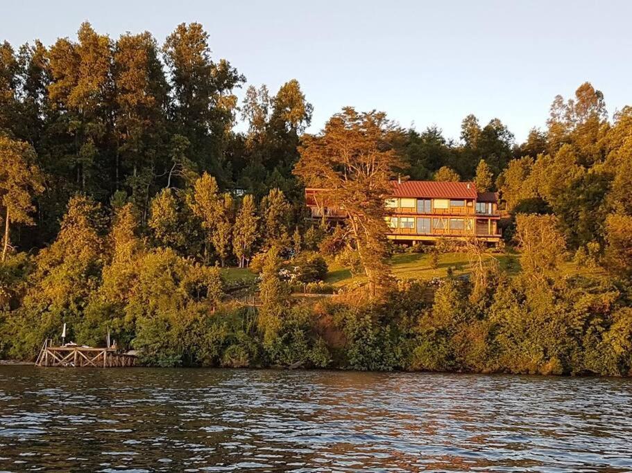 Orilla Lago Calafquén Muelle Privado
