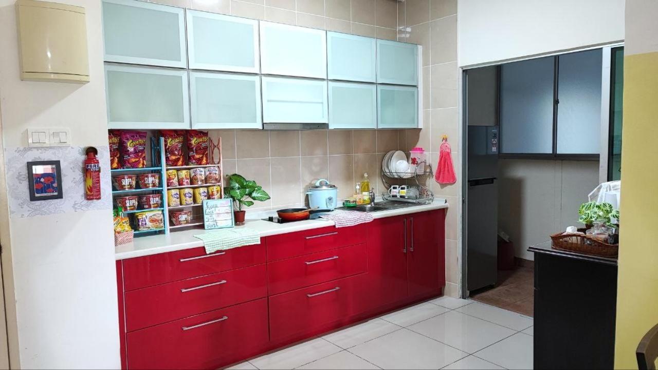 YOLO Budget CONDO KL NETFLIX WIFI