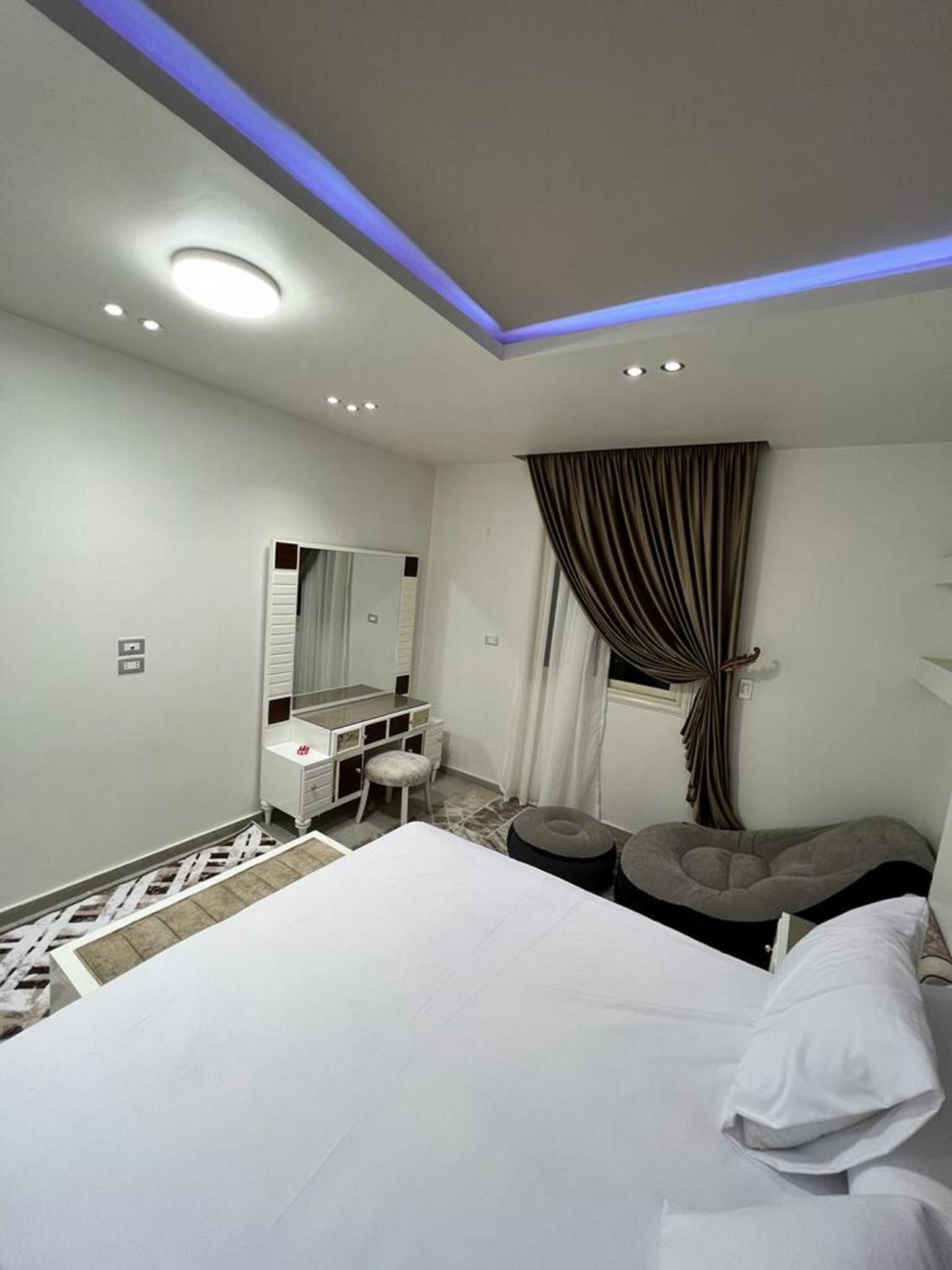 Paradise Golden Gates for families only
