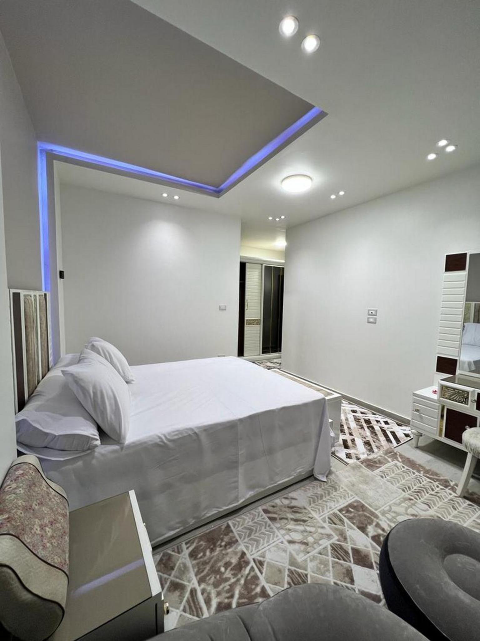 Paradise Golden Gates for families only