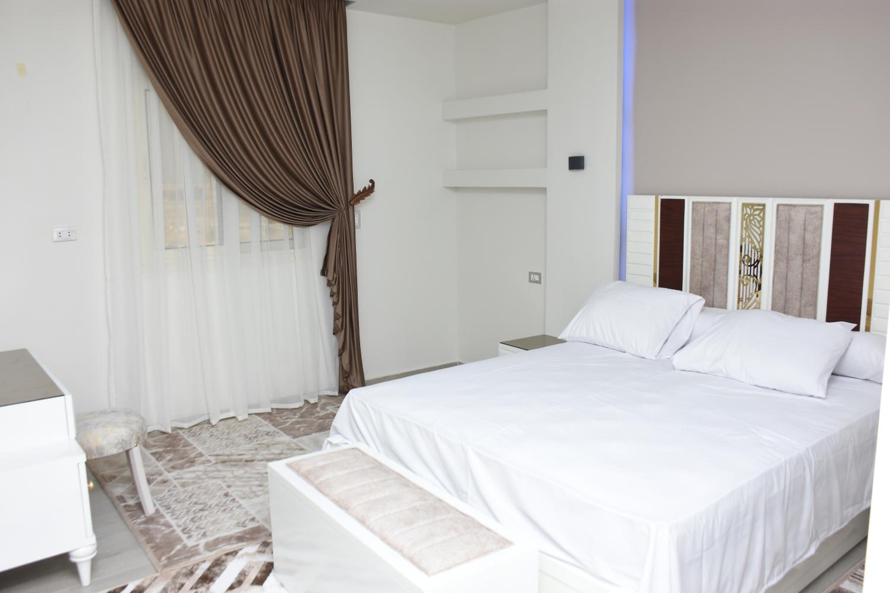Paradise Golden Gates for families only