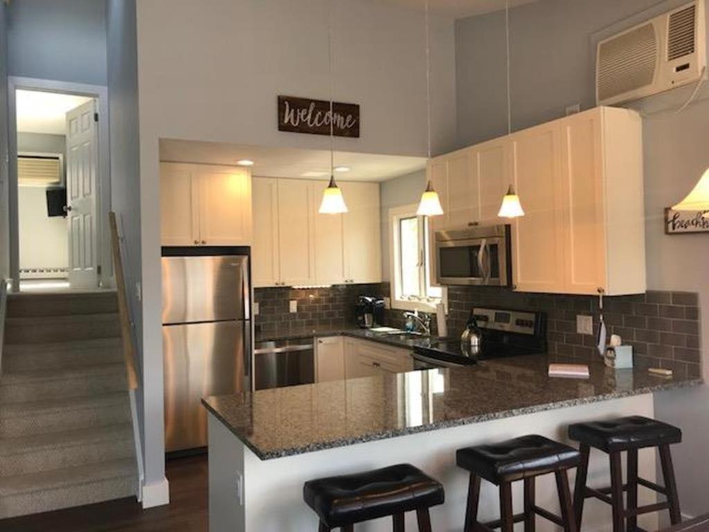 Beautifully Updated Townhouse In Beach Haven view 3