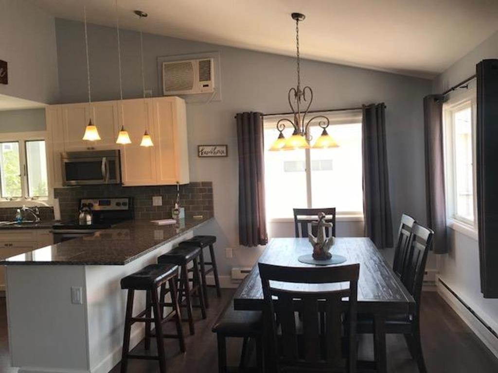 Beautifully Updated Townhouse In Beach Haven view 4