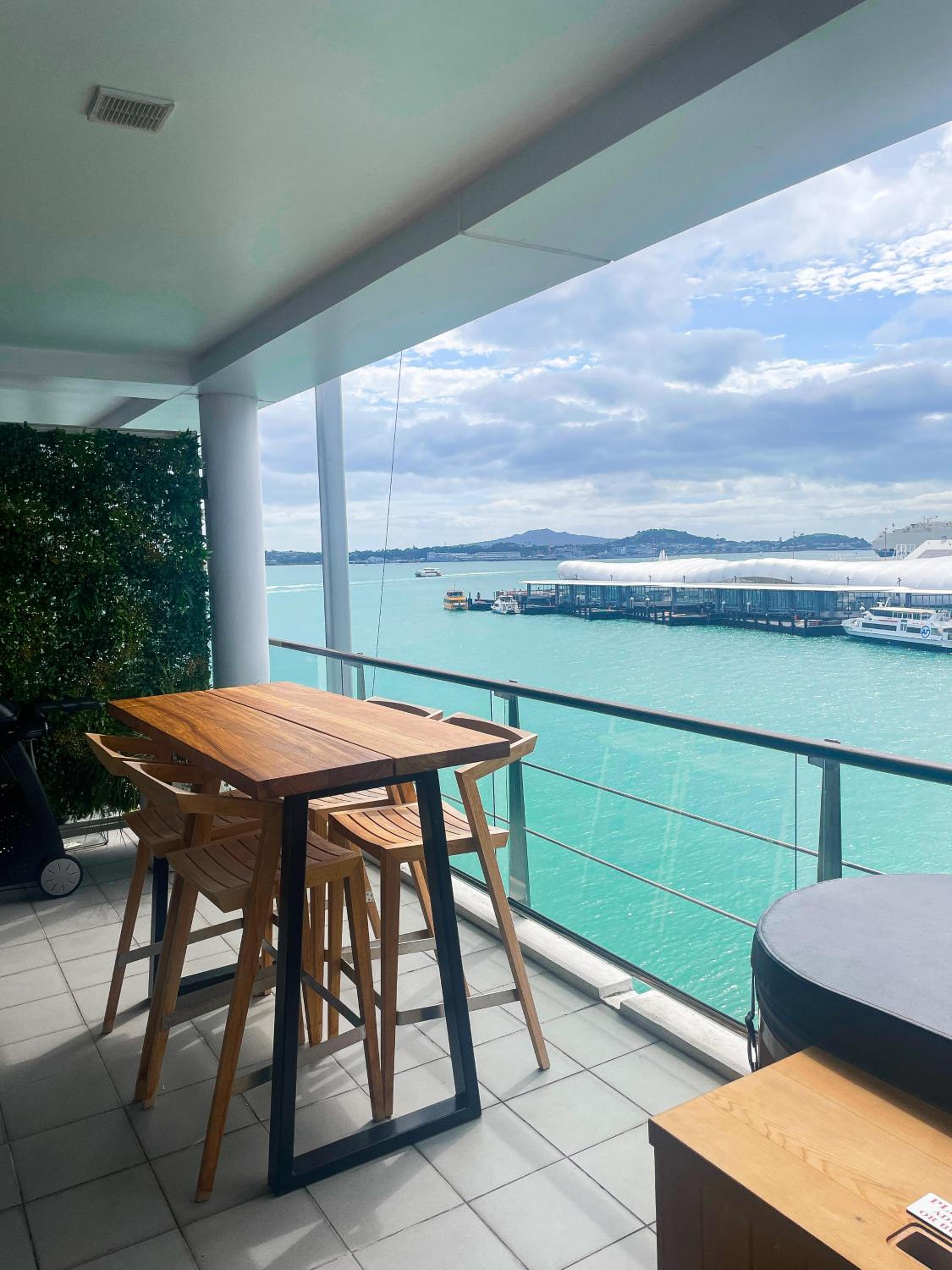 Luxury Apartment - Parking - Hot Tub - Stunning Views view 5