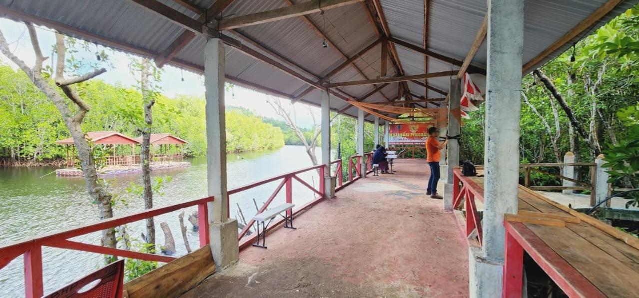 Pondok Wisata terapung desa Palaes view 2