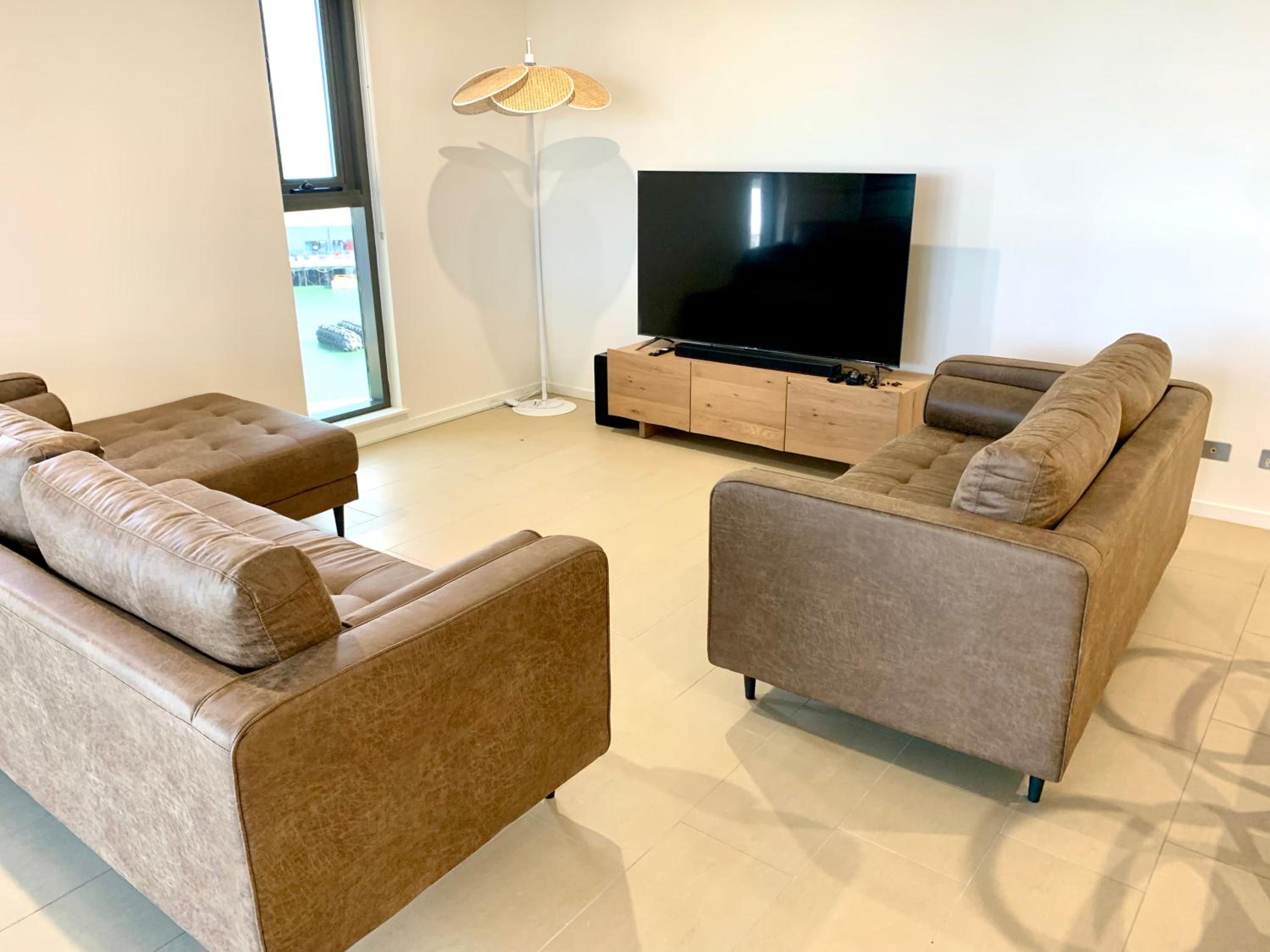 Serenity Blue Waters - 3 bedrooms on 8th floor at Darwin Waterfront