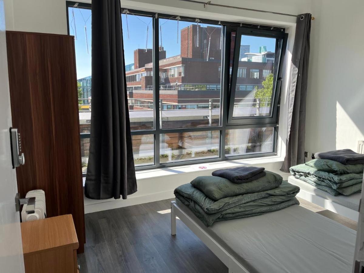Morden Apartment in City Centre view 4