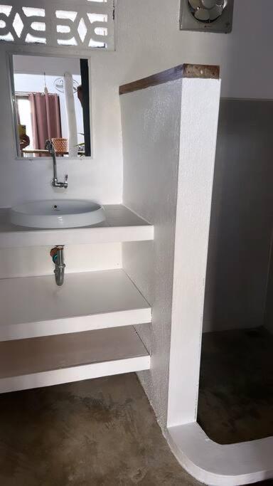 Yay Lodge SIARGAO, 2BR, fast Wifi, AC & fan view 2
