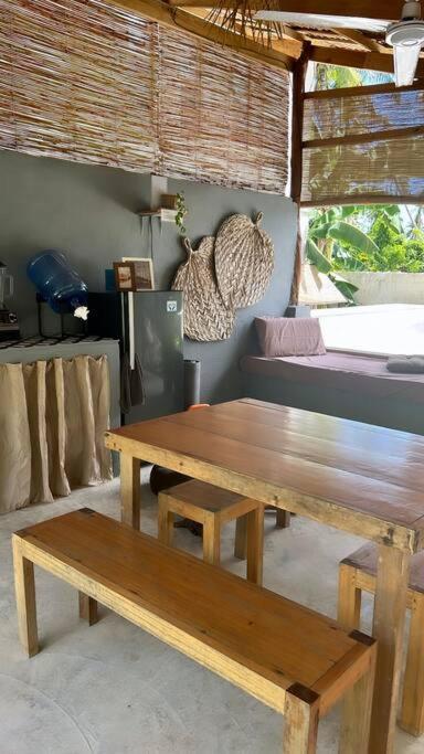 Yay Lodge SIARGAO, 2BR, fast Wifi, AC & fan view 3