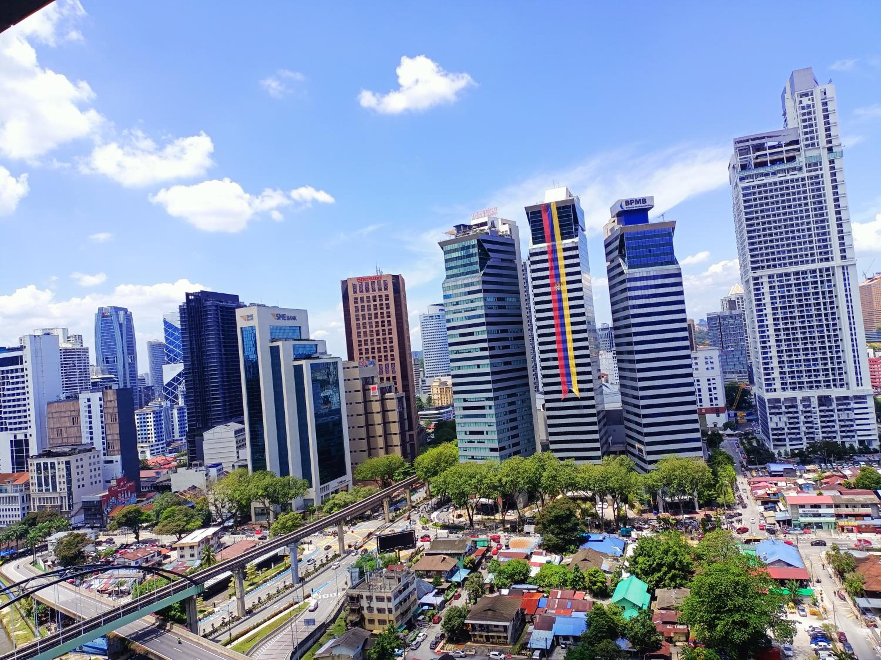 Summer Suits Klcc by KL Residence