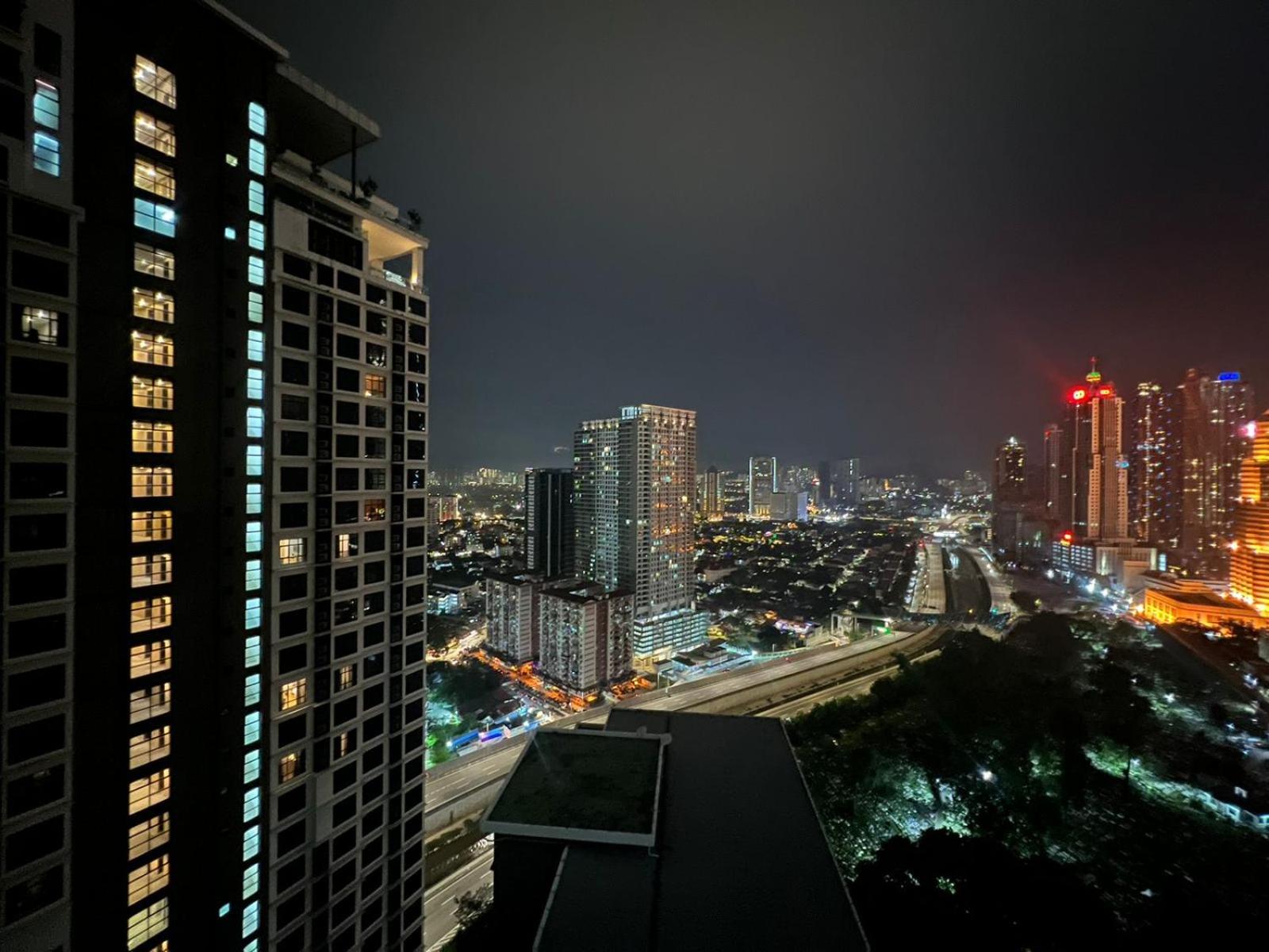 Summer Suits Klcc by KL Residence