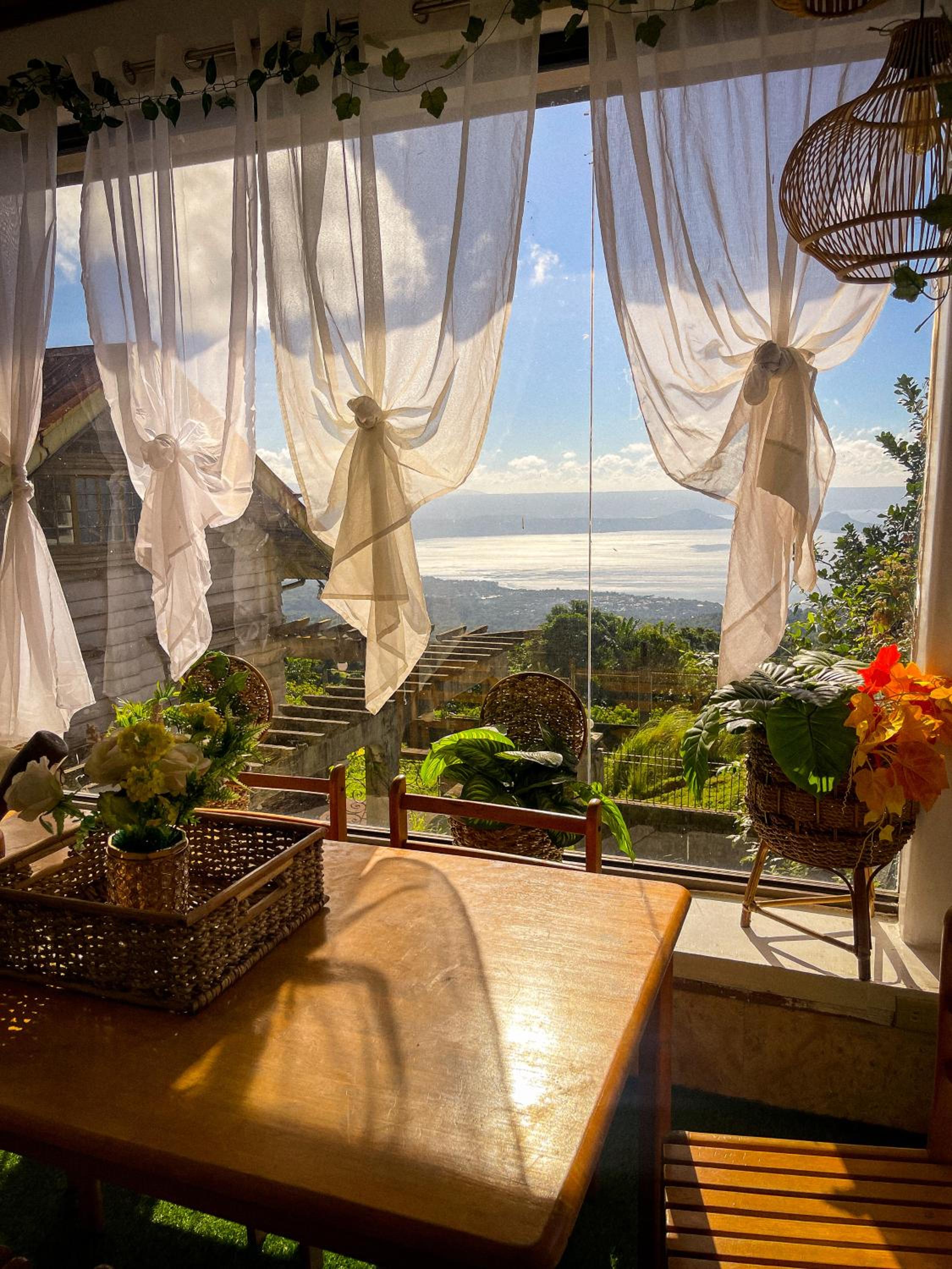The Breeze View Lodge - Tagaytay