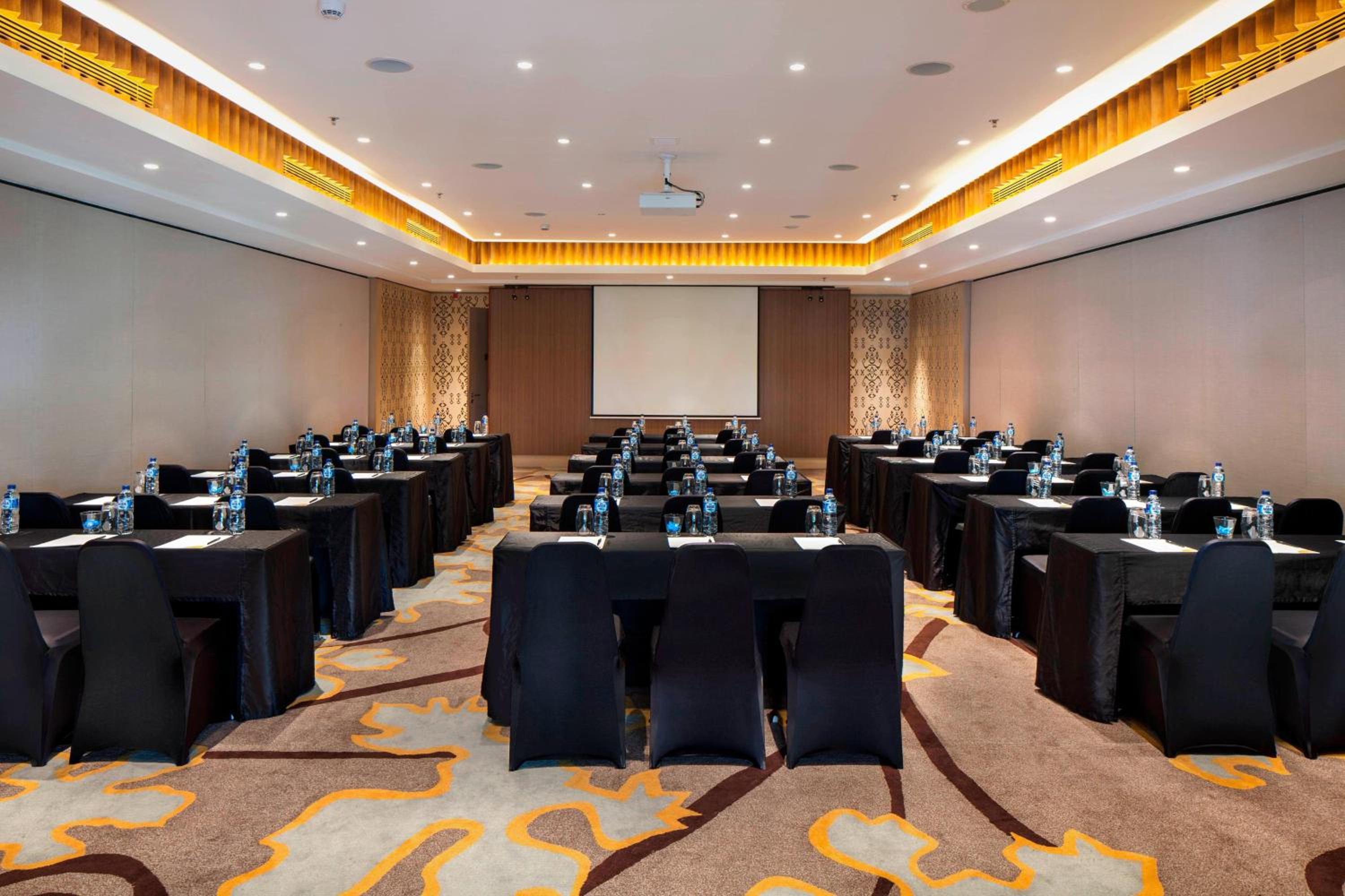 Courtyard by Marriott Bali Seminyak Resort