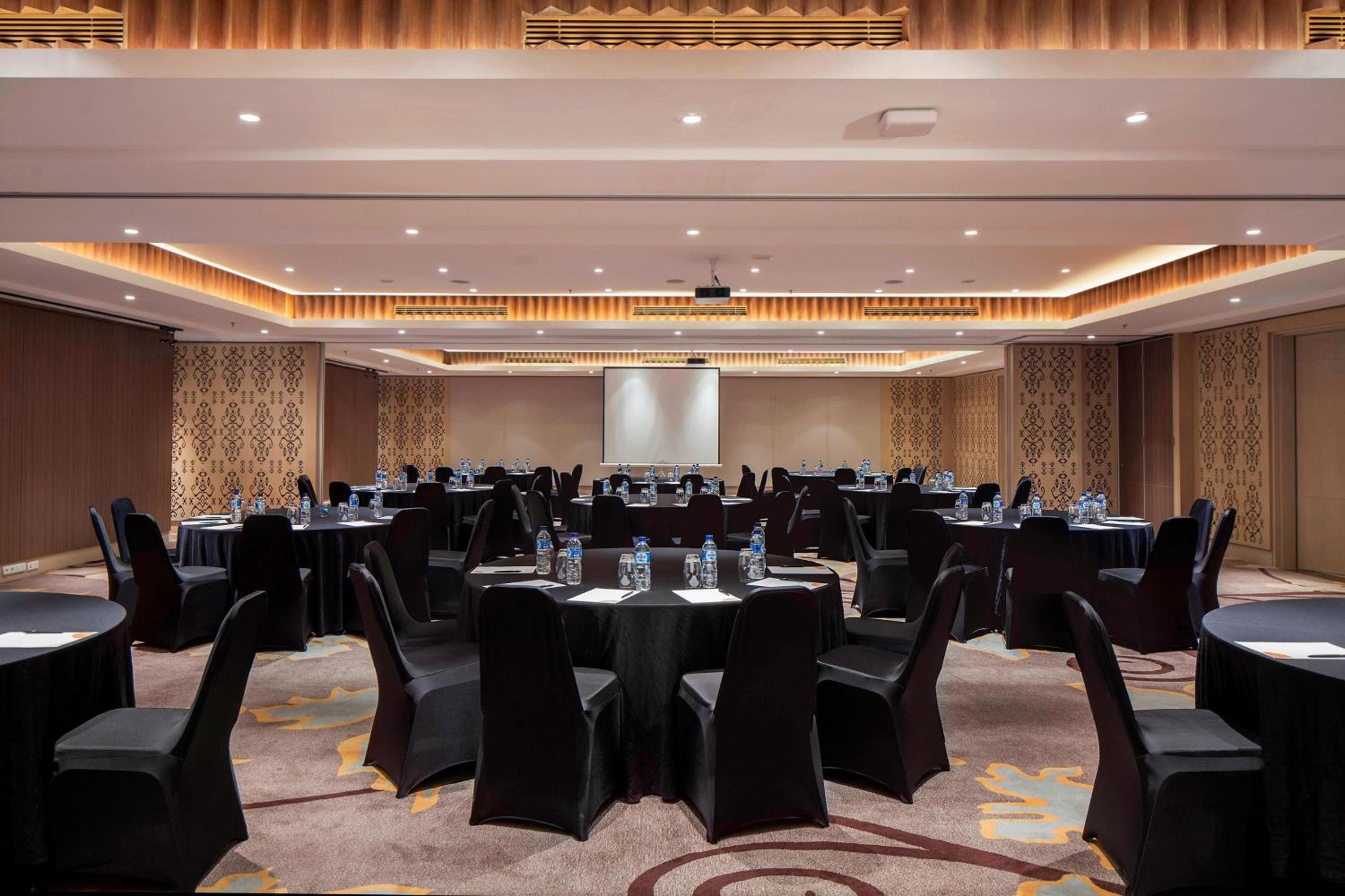 Courtyard by Marriott Bali Seminyak Resort