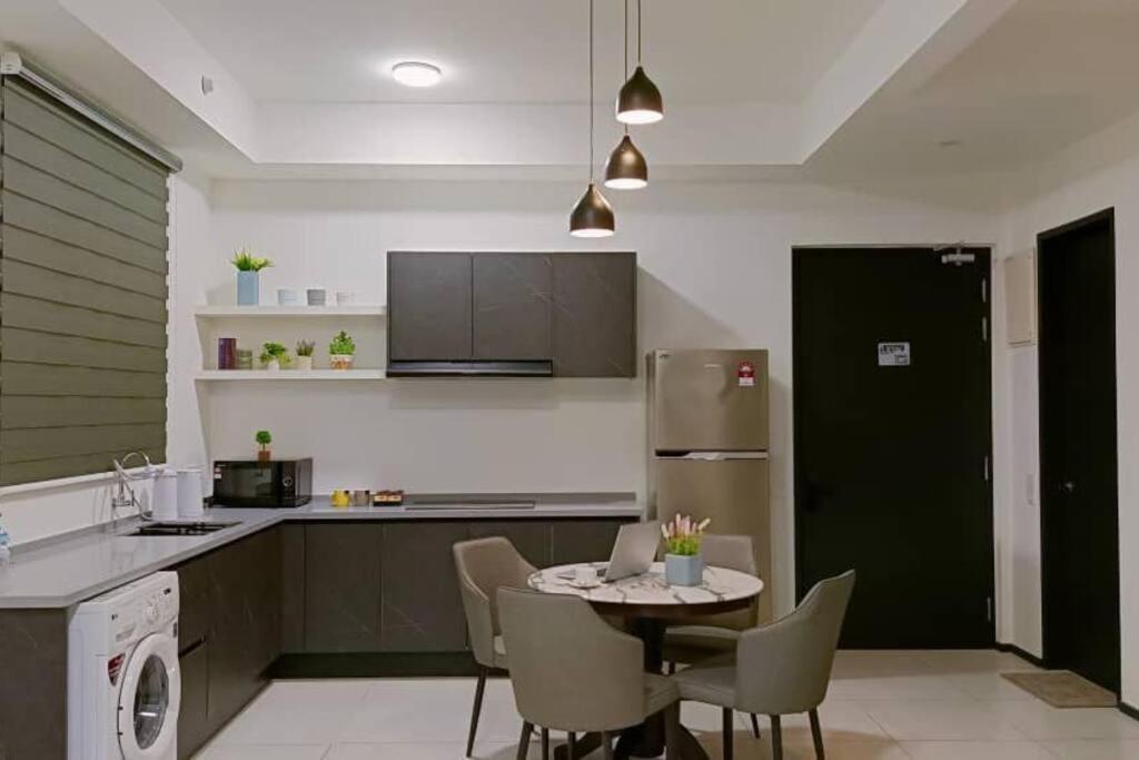 Veneto Penang homestay 2BR with infinity pool