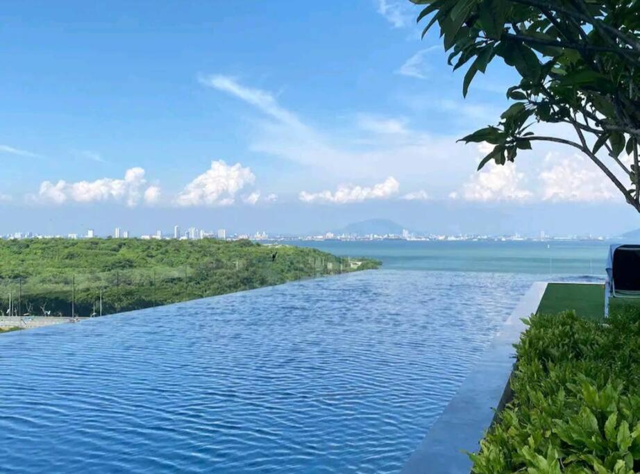 Veneto Penang homestay 2BR with infinity pool