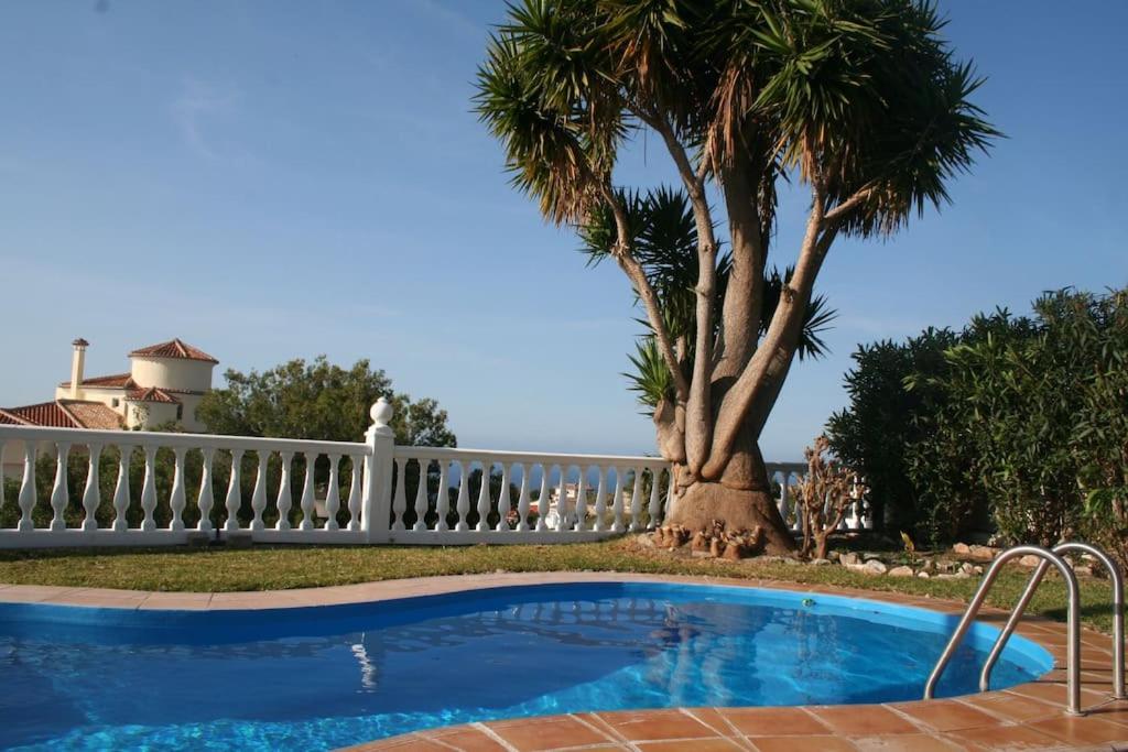 Spacious villa with sea view and private pool