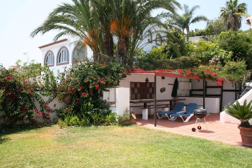 Spacious villa with sea view and private pool