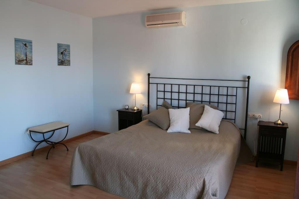 Spacious villa with sea view and private pool