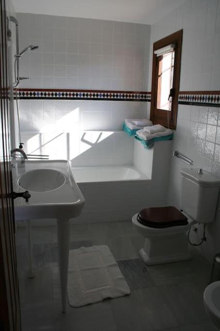 Spacious villa with sea view and private pool