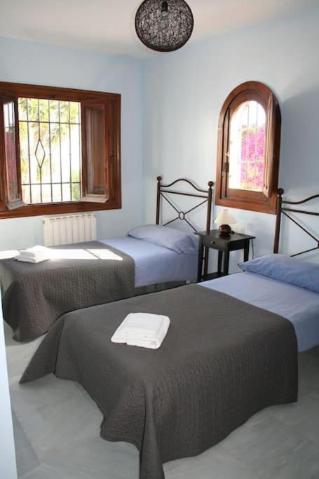 Spacious villa with sea view and private pool