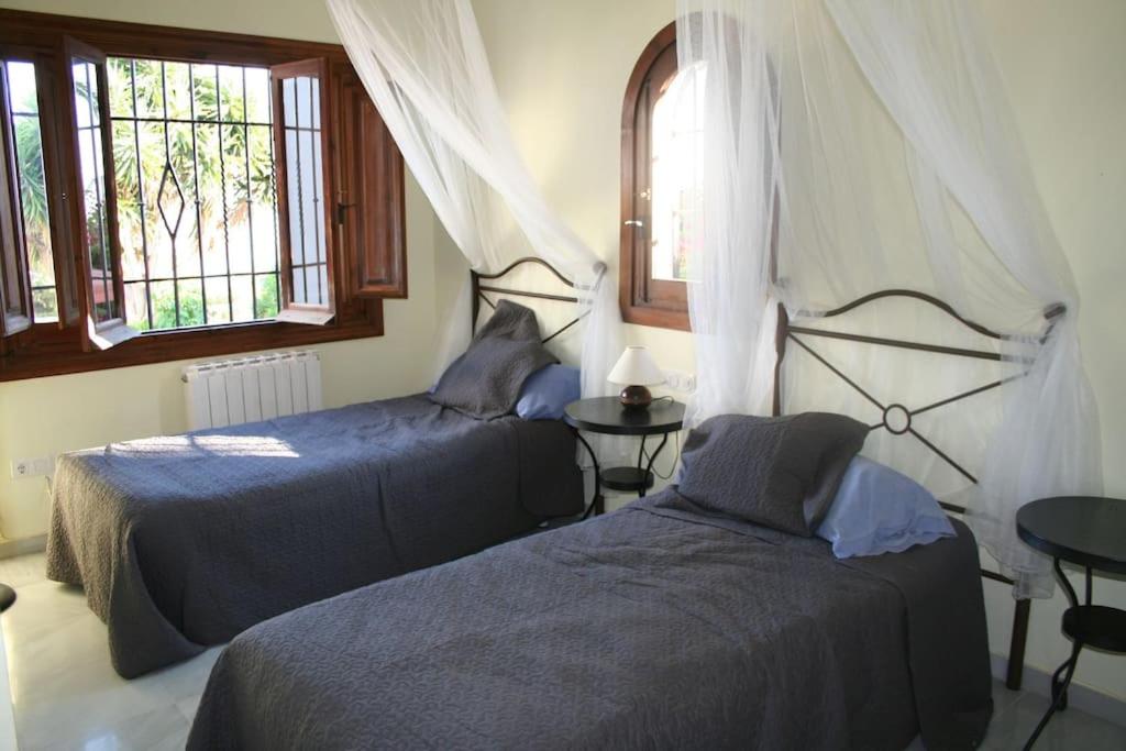 Spacious villa with sea view and private pool