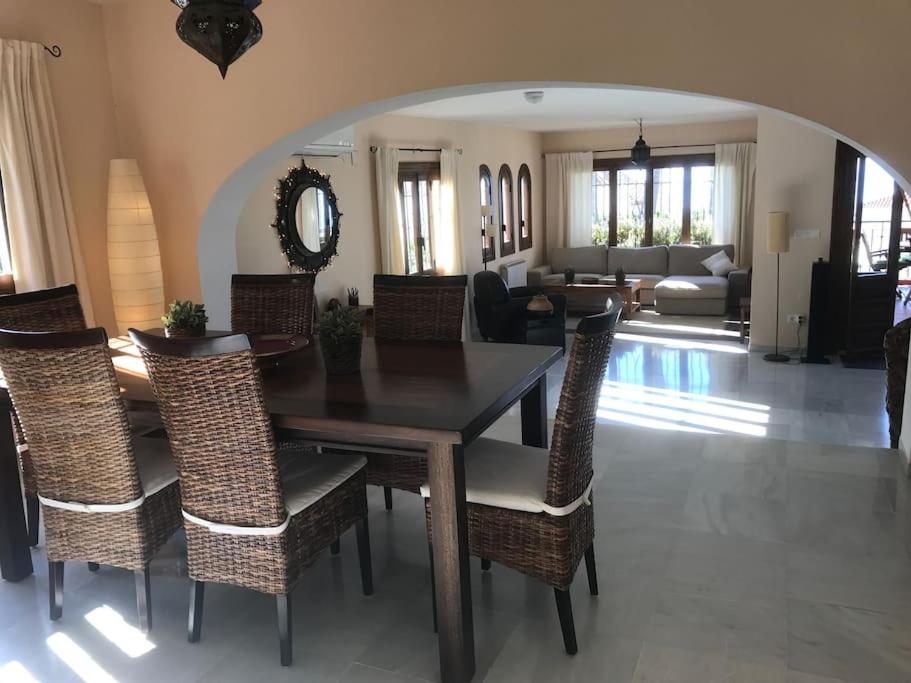 Spacious villa with sea view and private pool