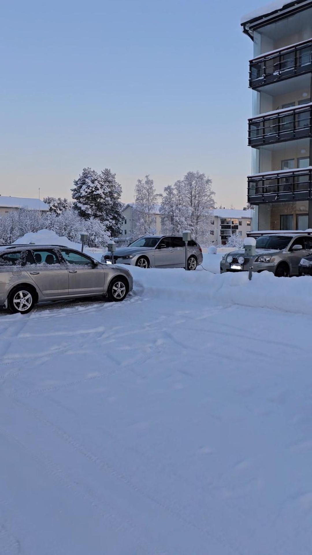 Adorable Arctic Apartments - Private Sauna & Free Parking