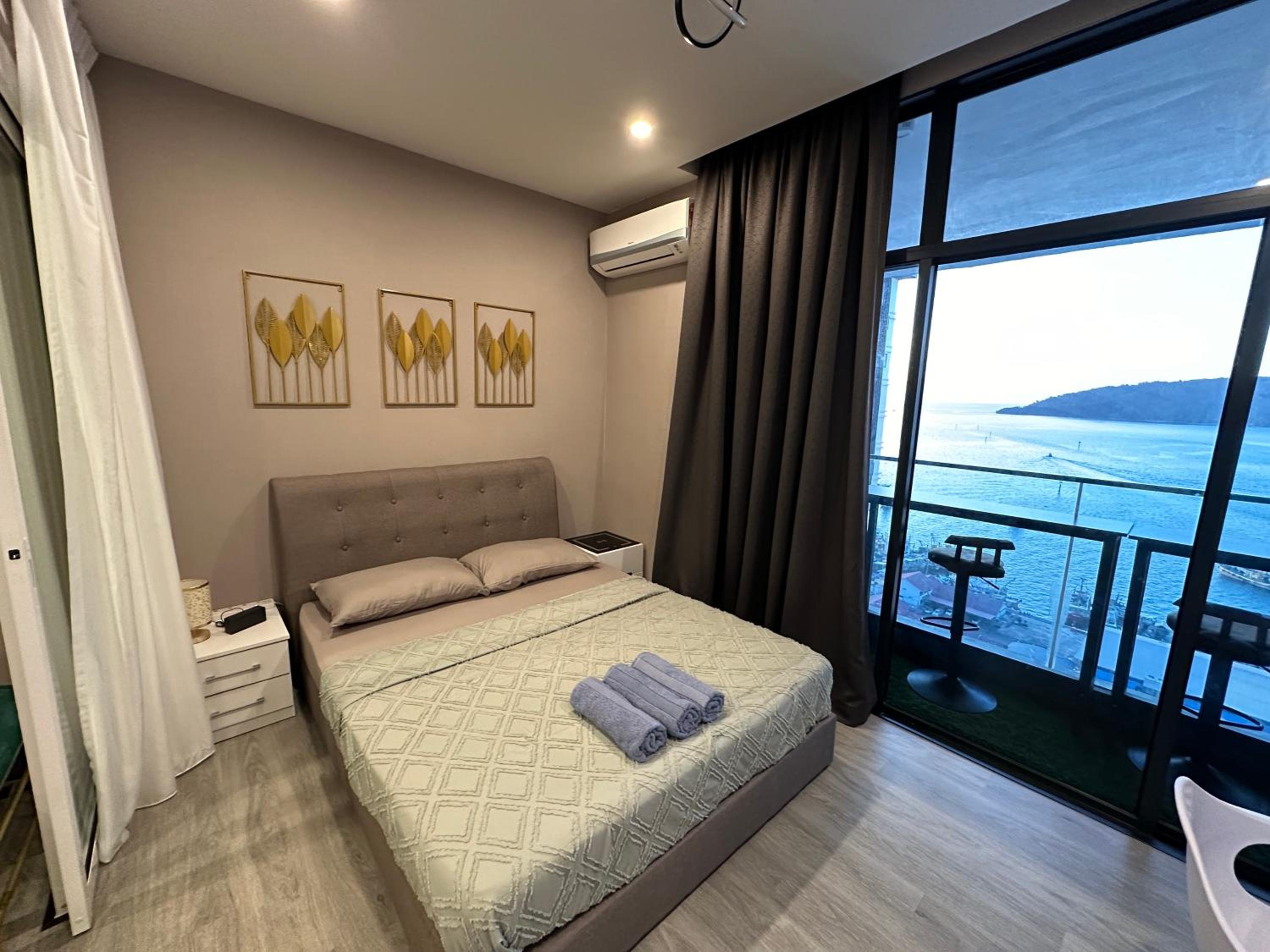Seaview Designer Concept The shore Kota Kinabalu Sabah by UsHomestay photo 1