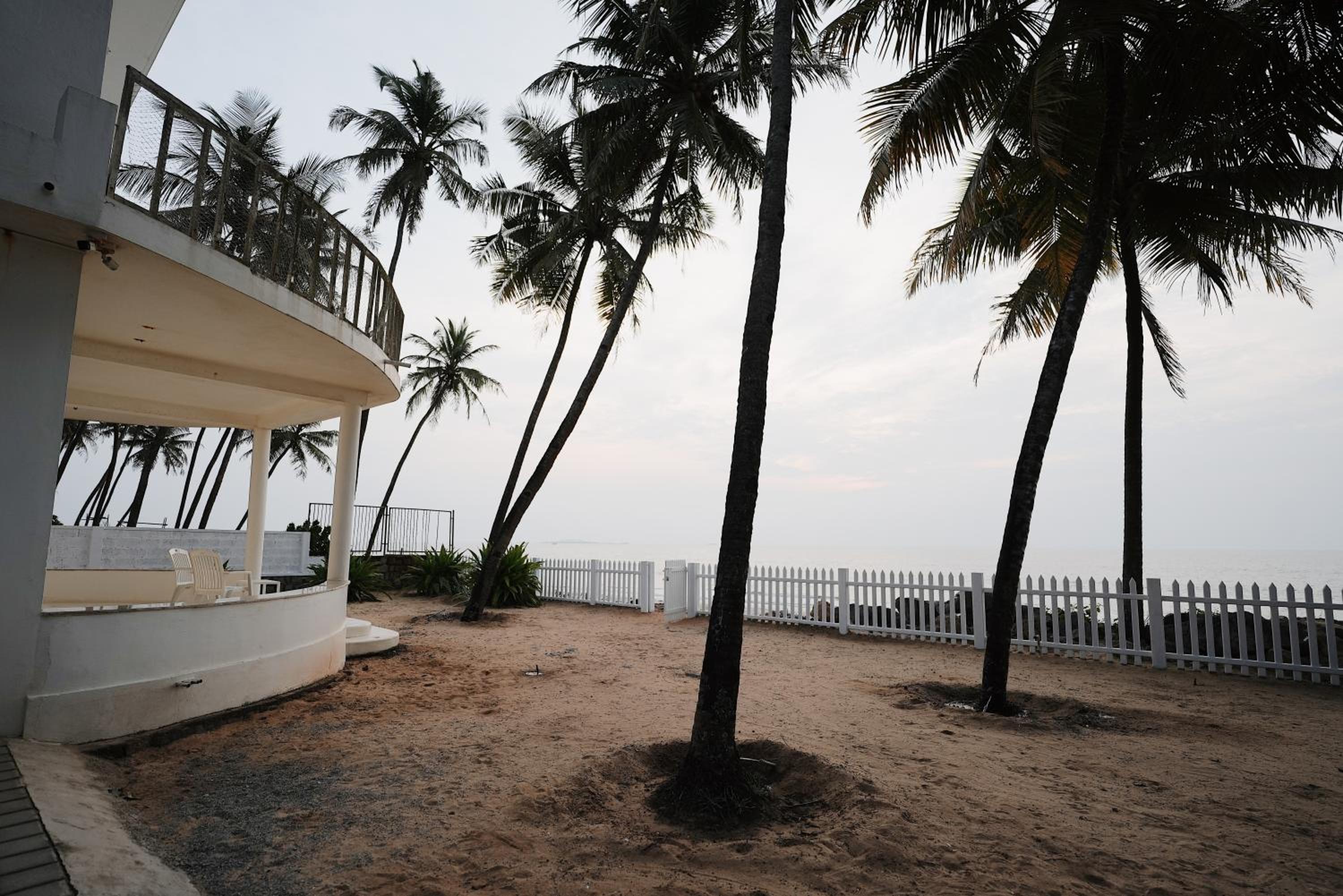 Beach at the White House view 3
