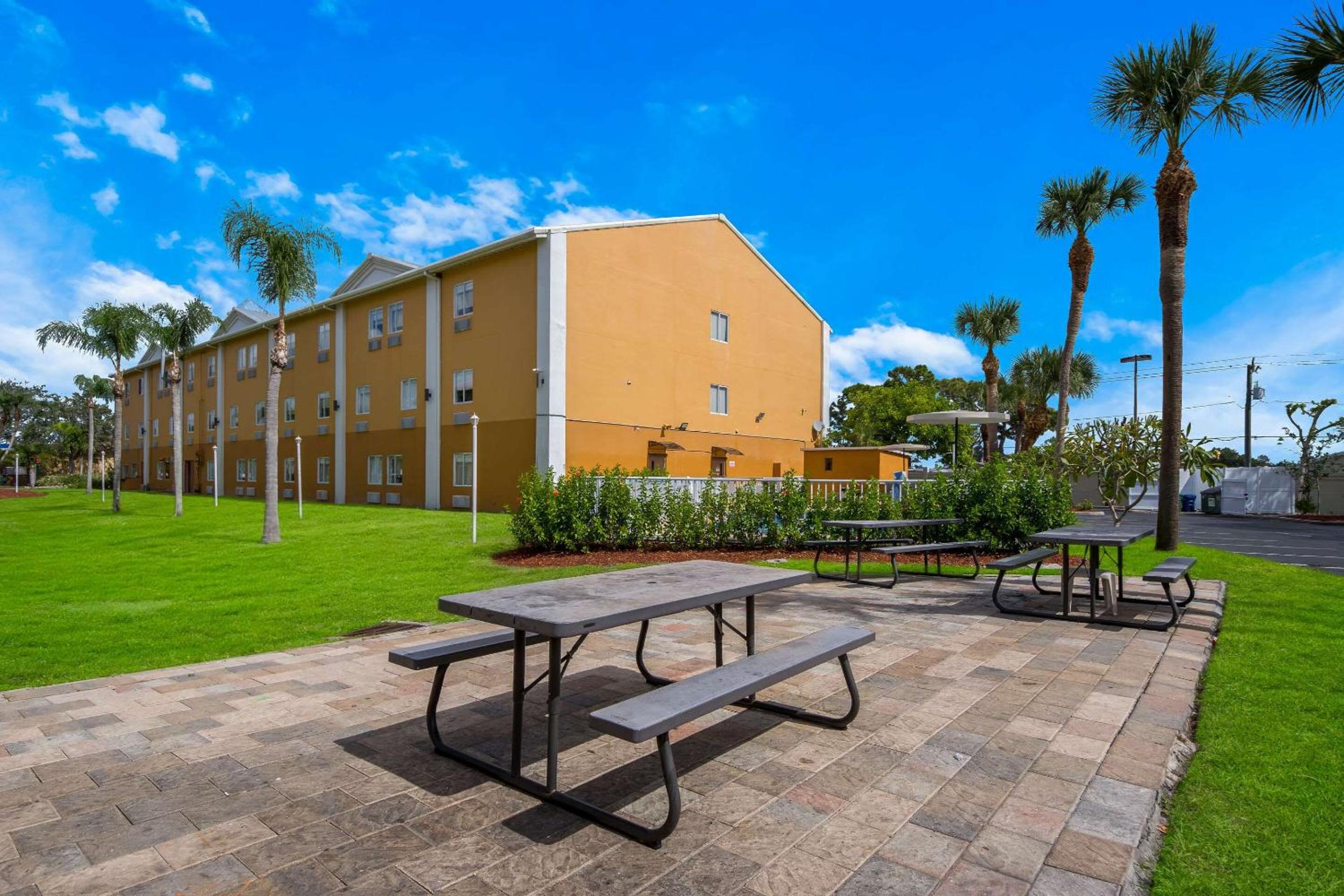 Quality Inn Sarasota I-75 - Property Image 23