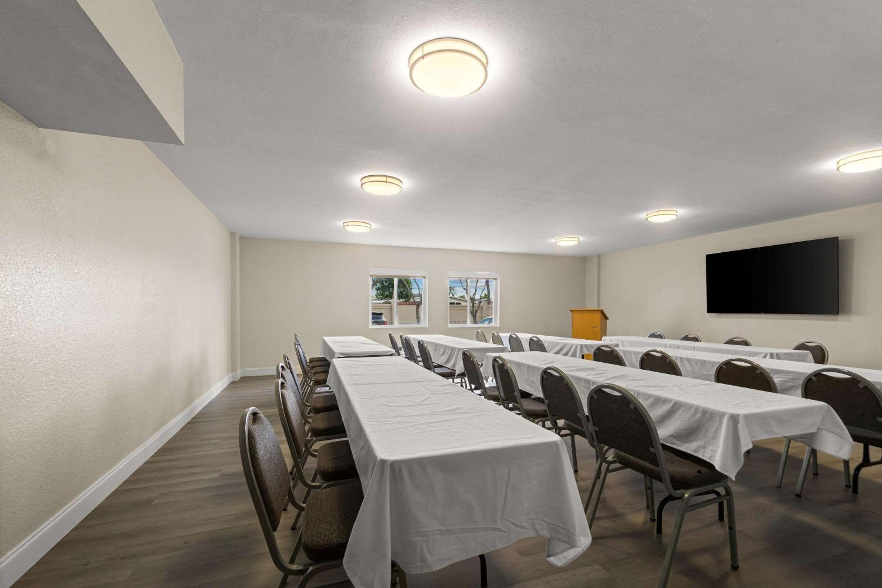 Quality Inn Sarasota I-75 - Property Image 3