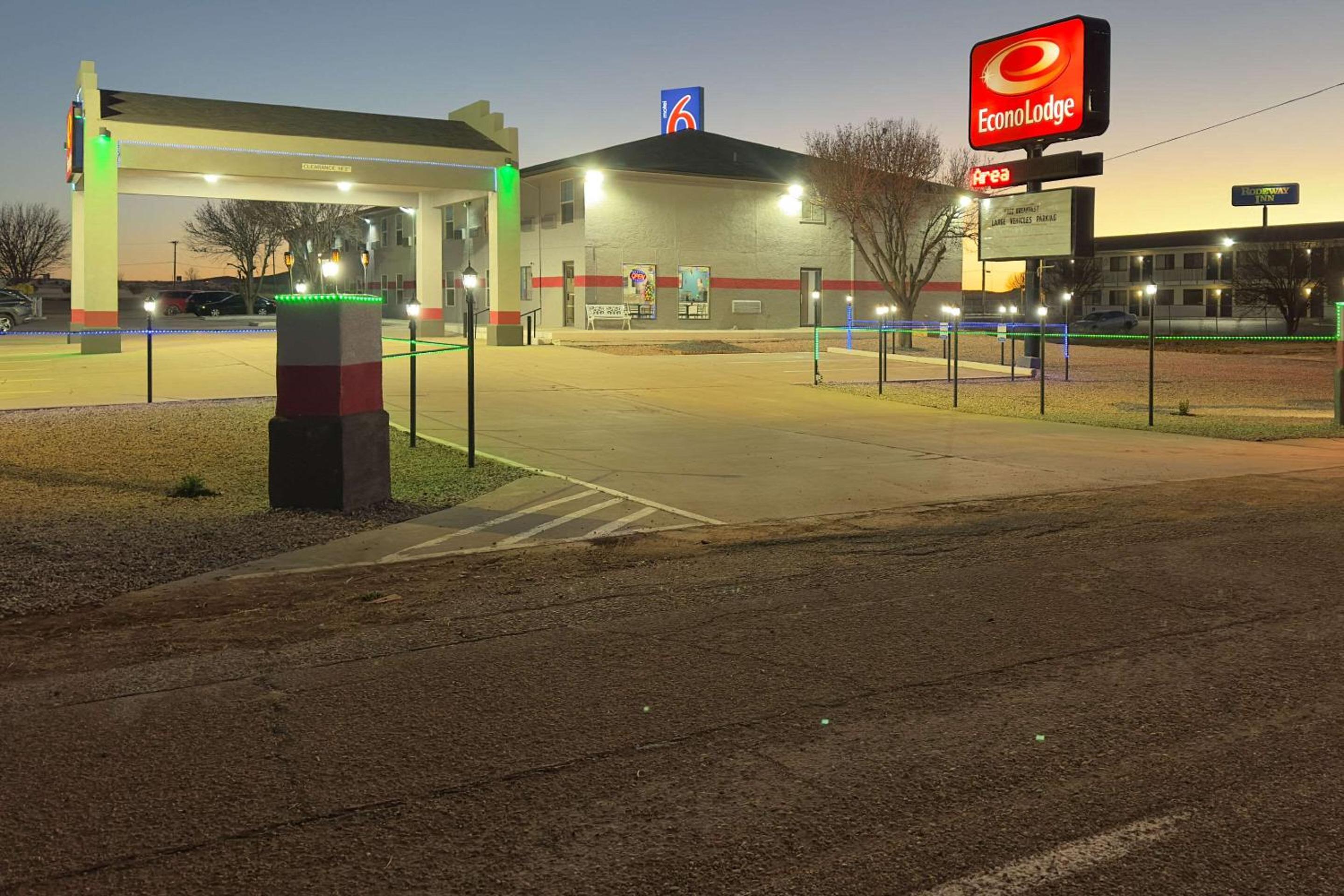 Econo Lodge Tucumcari Route 66 view 3
