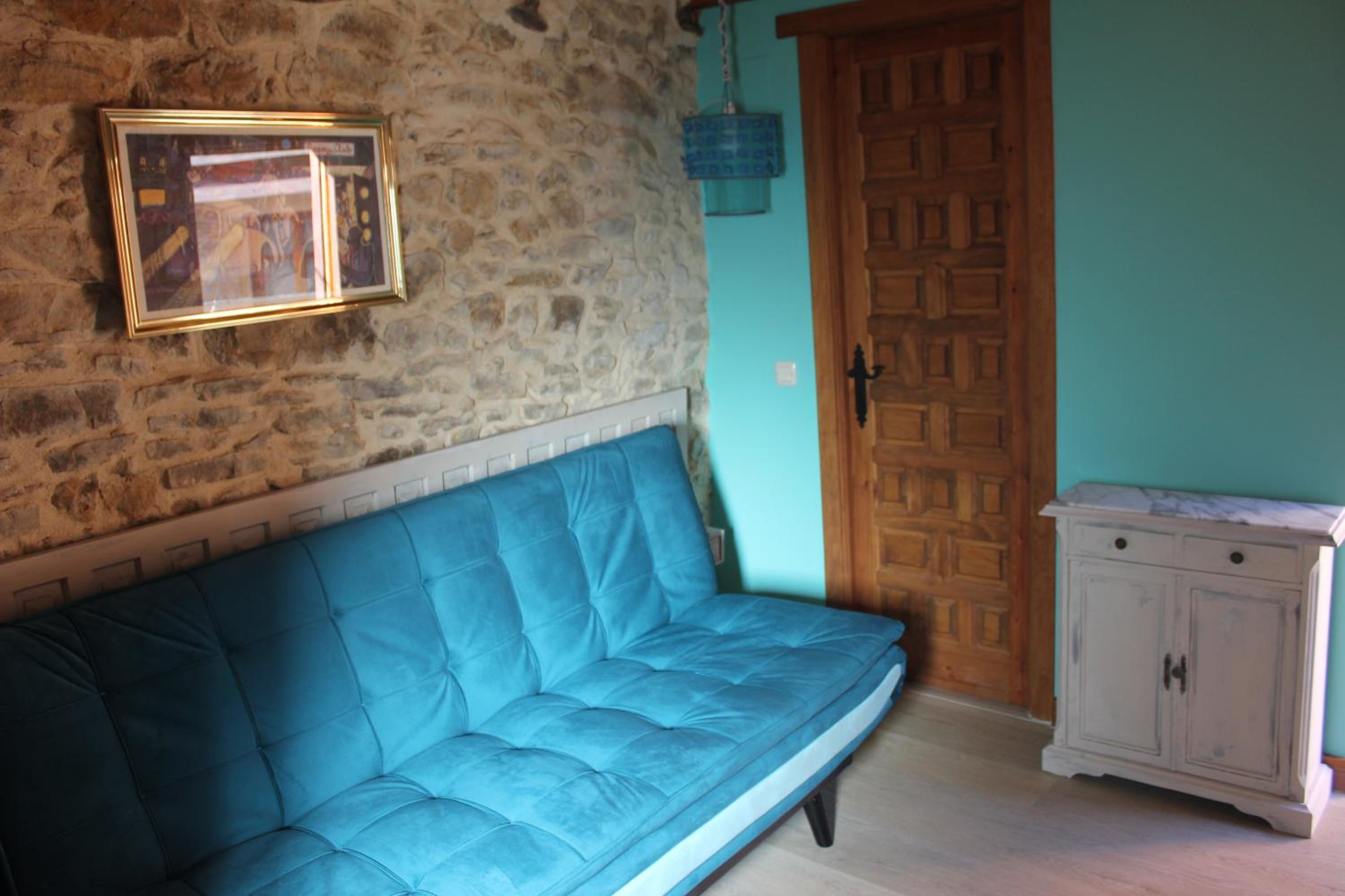 Conjunto Rural la Tejedora. Albergue y estudios familiares.