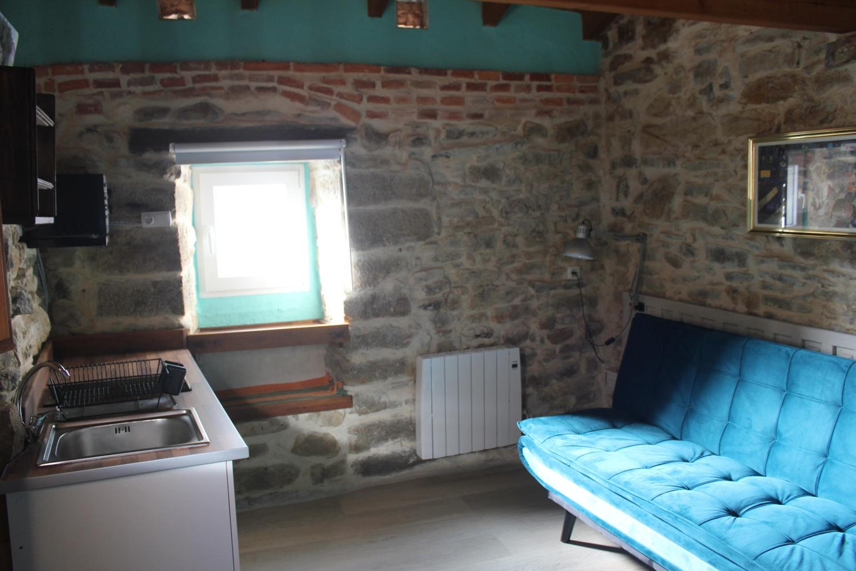 Conjunto Rural la Tejedora. Albergue y estudios familiares.