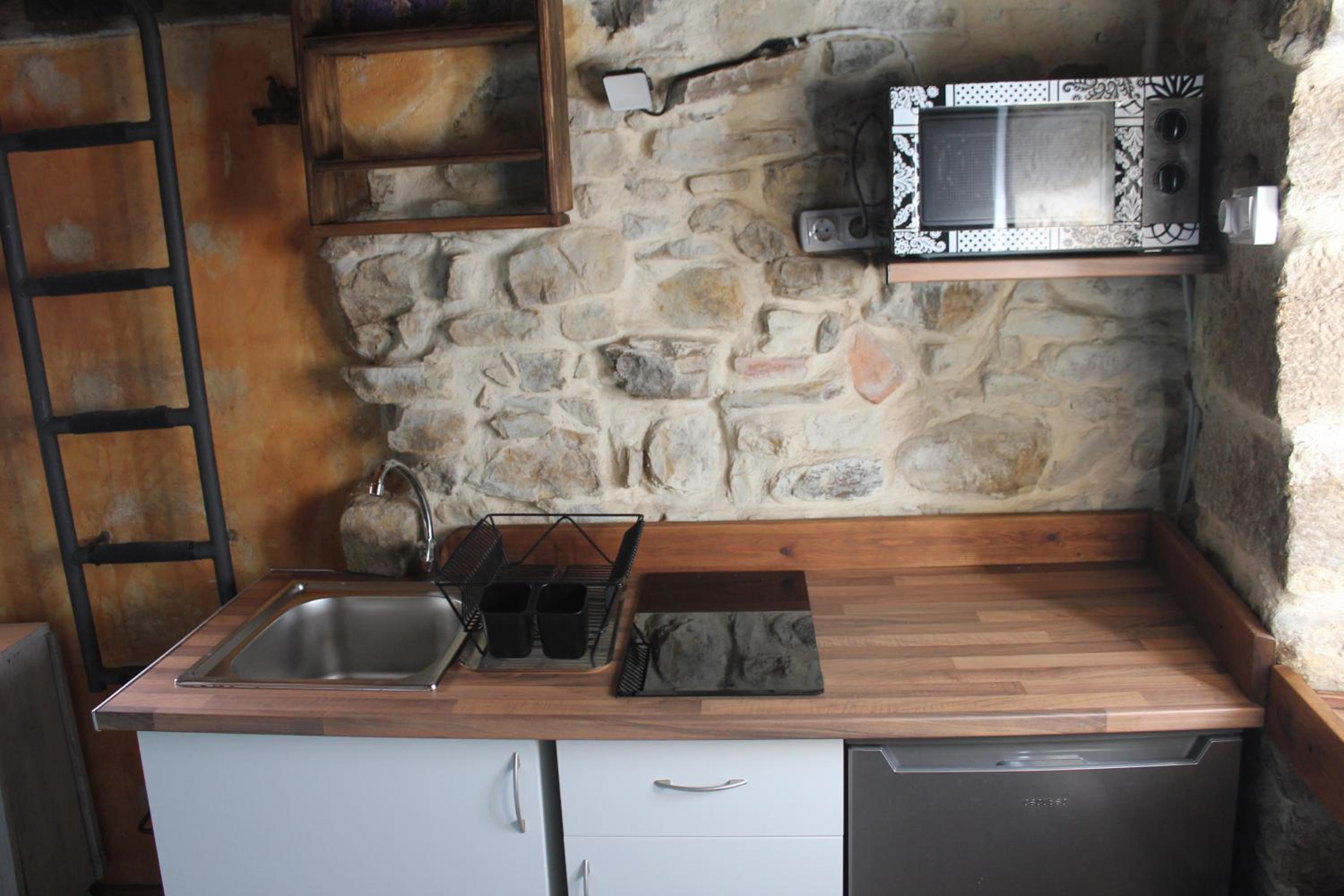 Conjunto Rural la Tejedora. Albergue y estudios familiares.