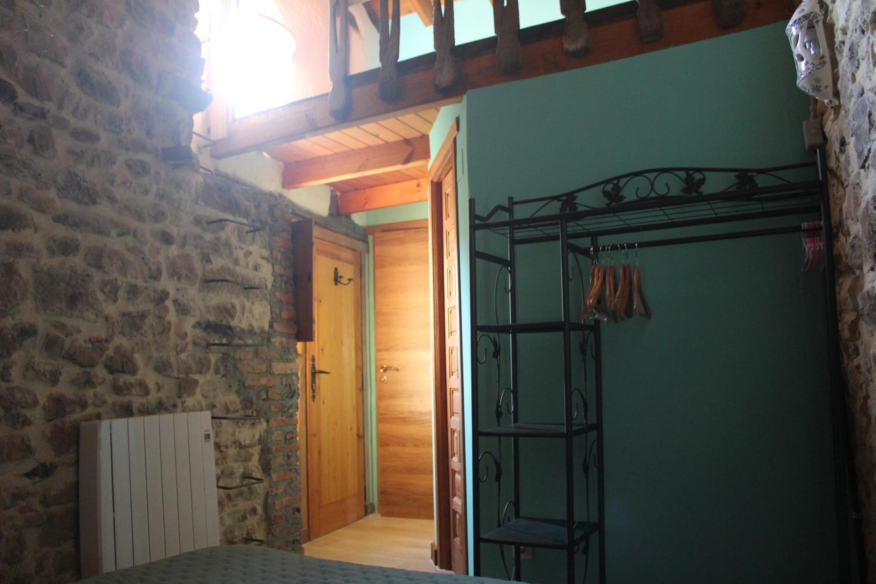 Conjunto Rural la Tejedora. Albergue y estudios familiares.