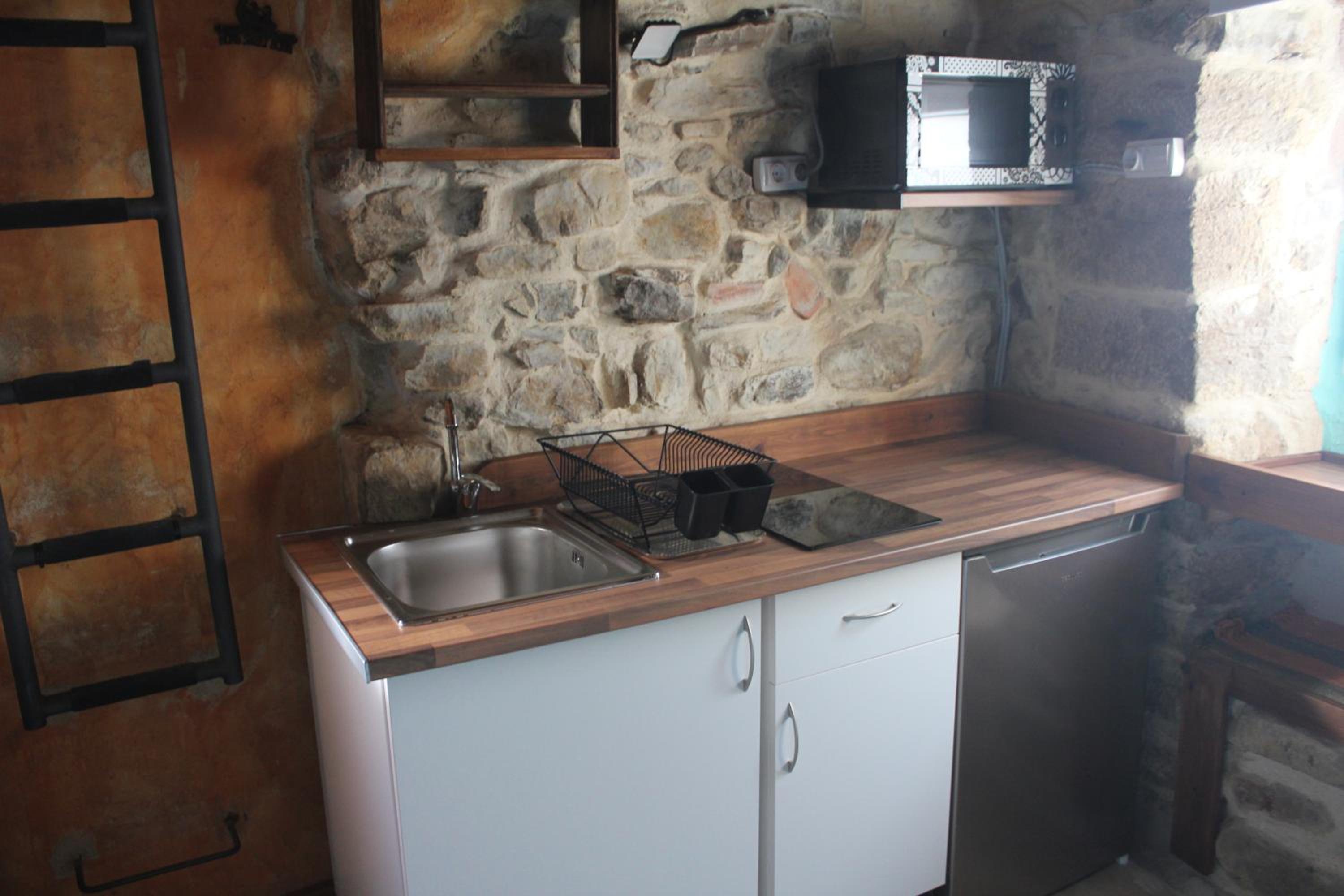 Conjunto Rural la Tejedora. Albergue y estudios familiares.