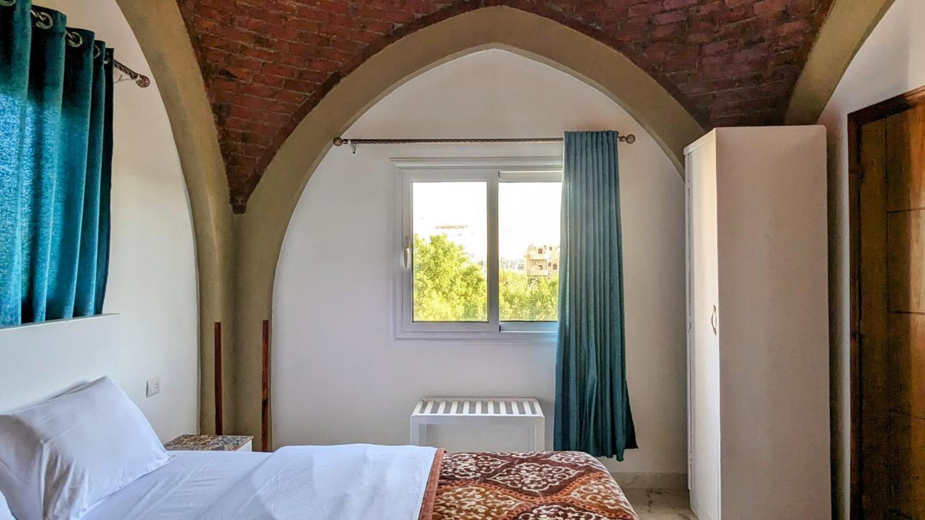 Yasmine Guest House