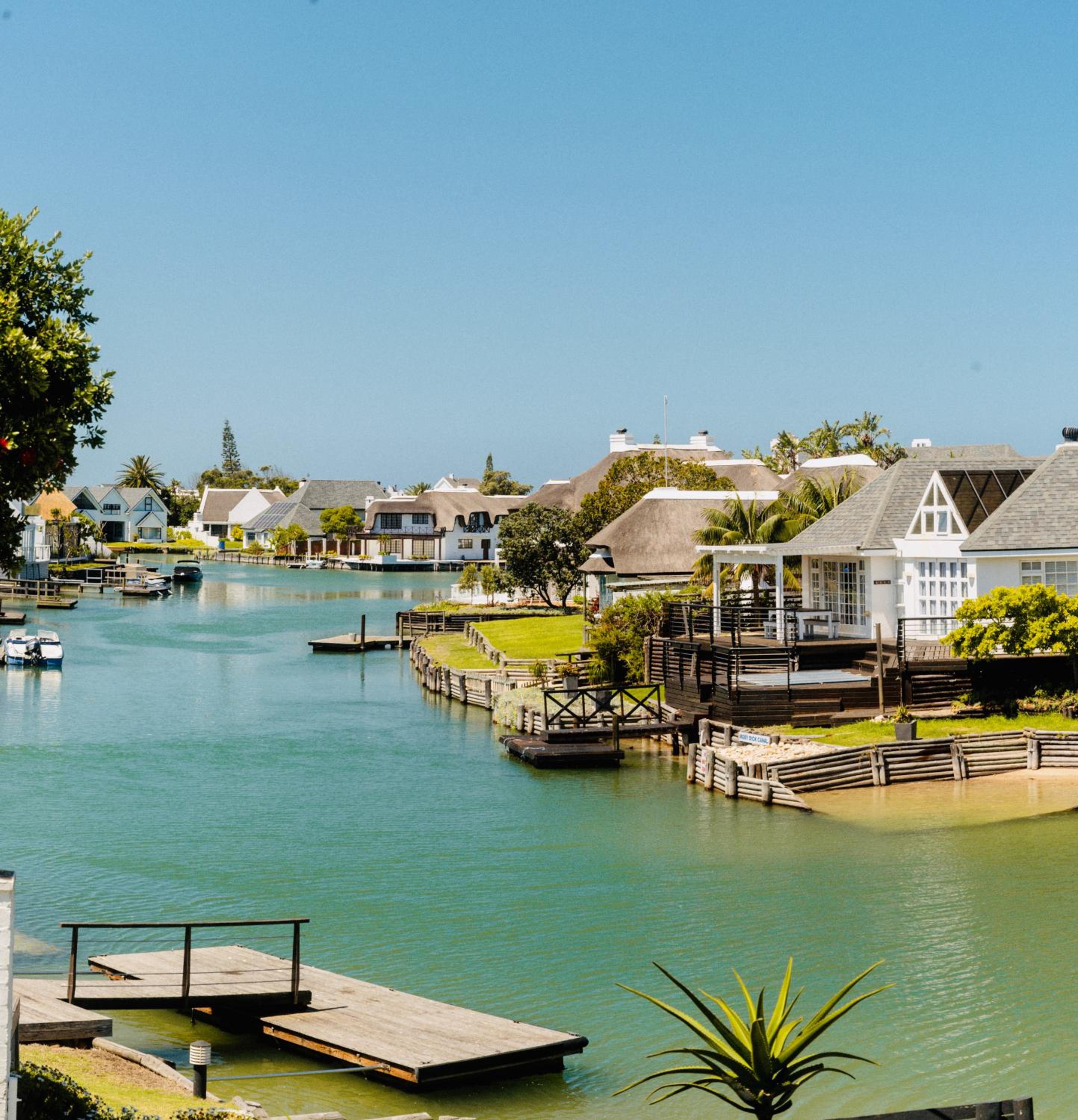 CANAL GUEST HOUSE - Waterfront Boutique B&B