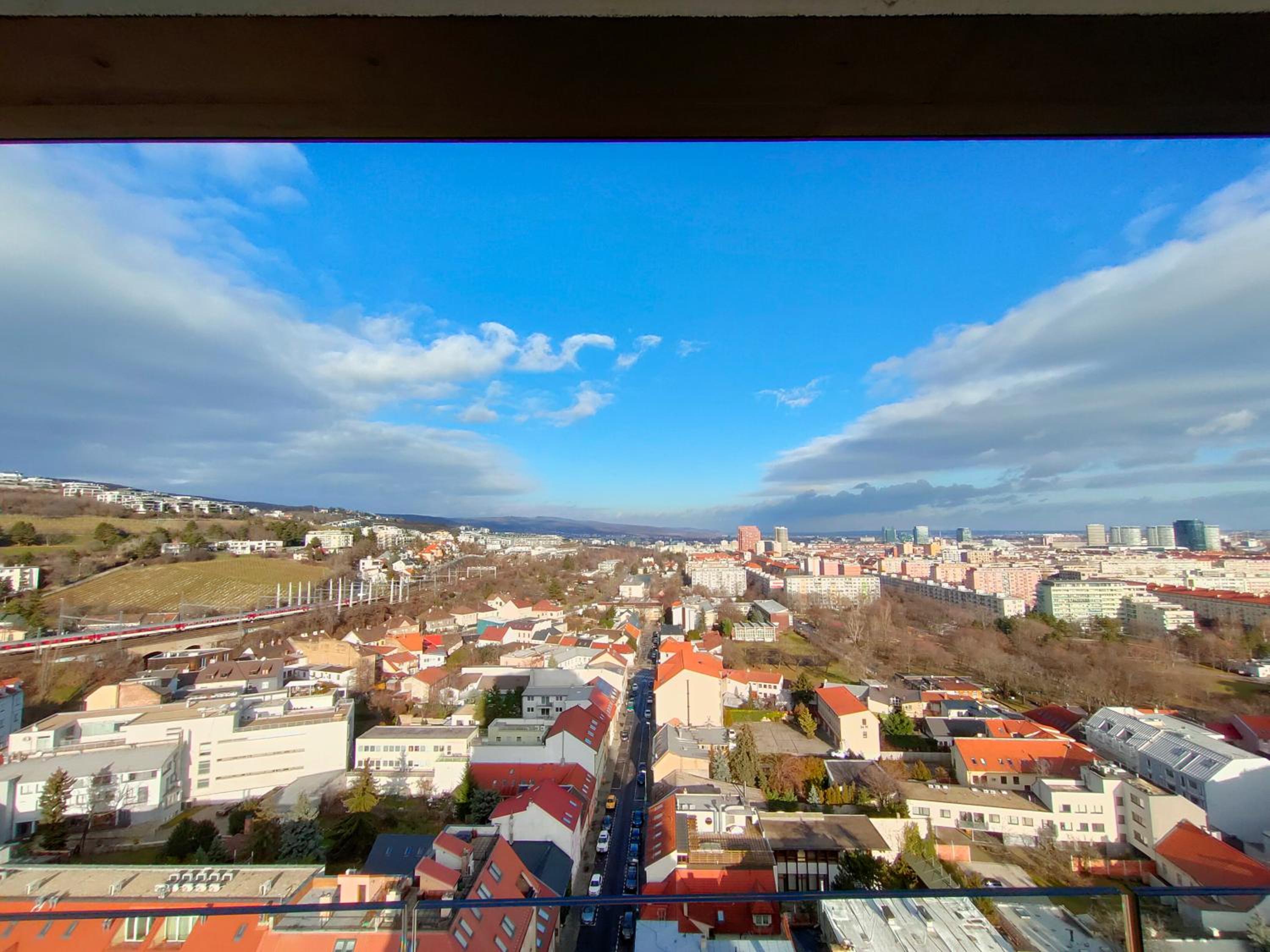 SAG 18th floor Beautiful apartment in center free wifi view 4