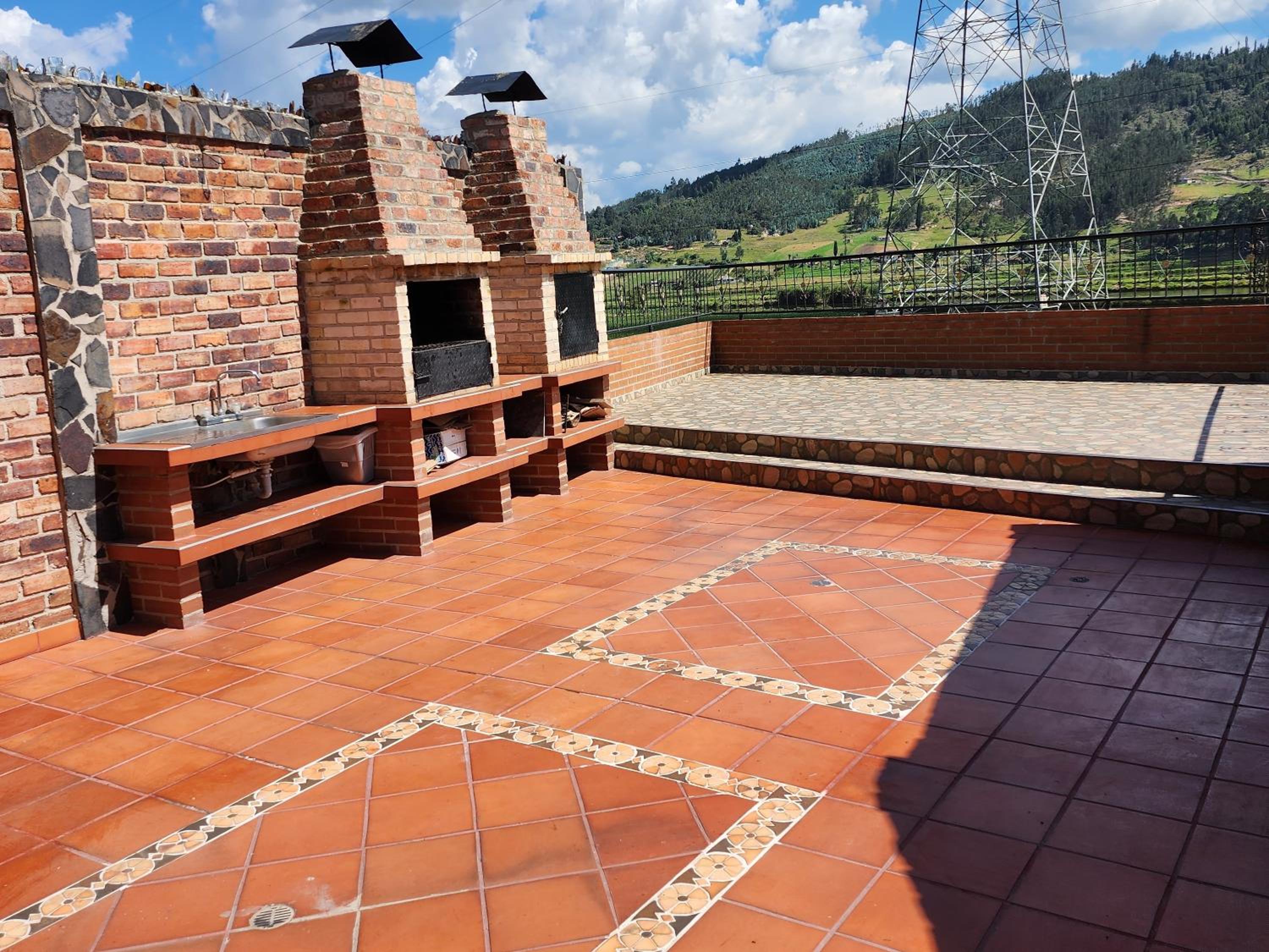 Cabaña en Paipa con vista al lago
