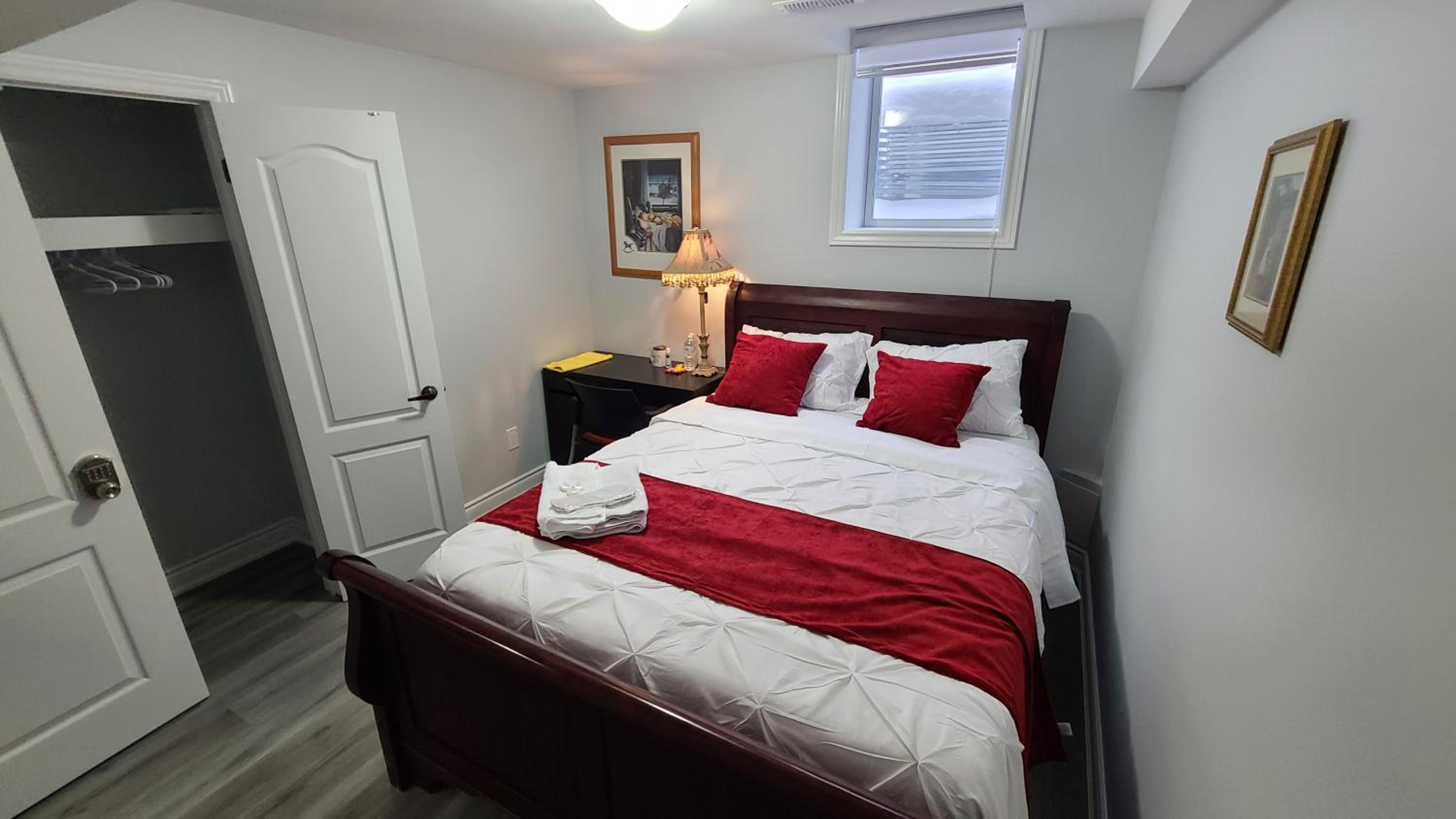 LUXURY 2-BEDROOMS UNIT WITH WIFI, LDR & PARKING.