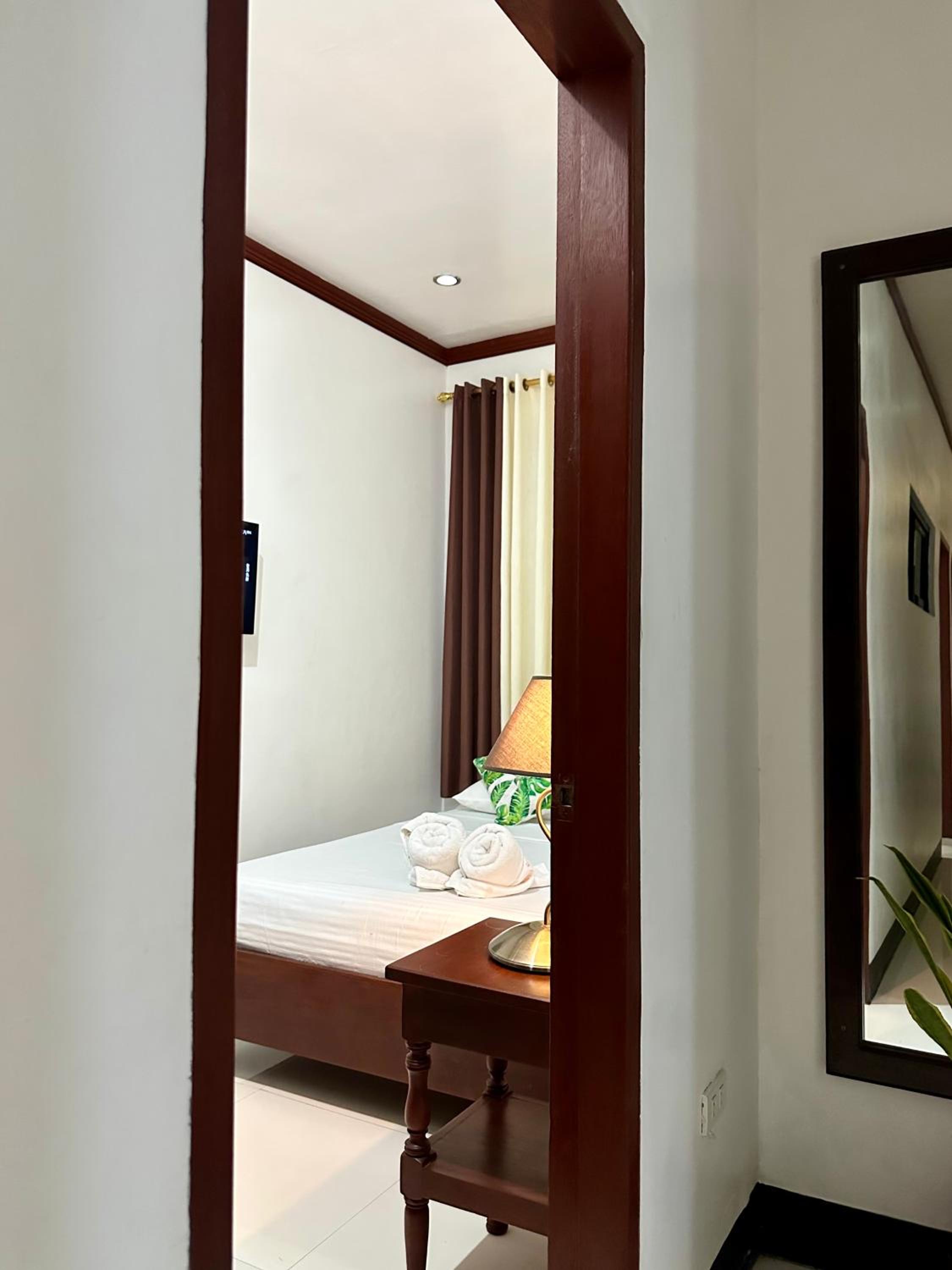 Endless Summer Hotel Baler