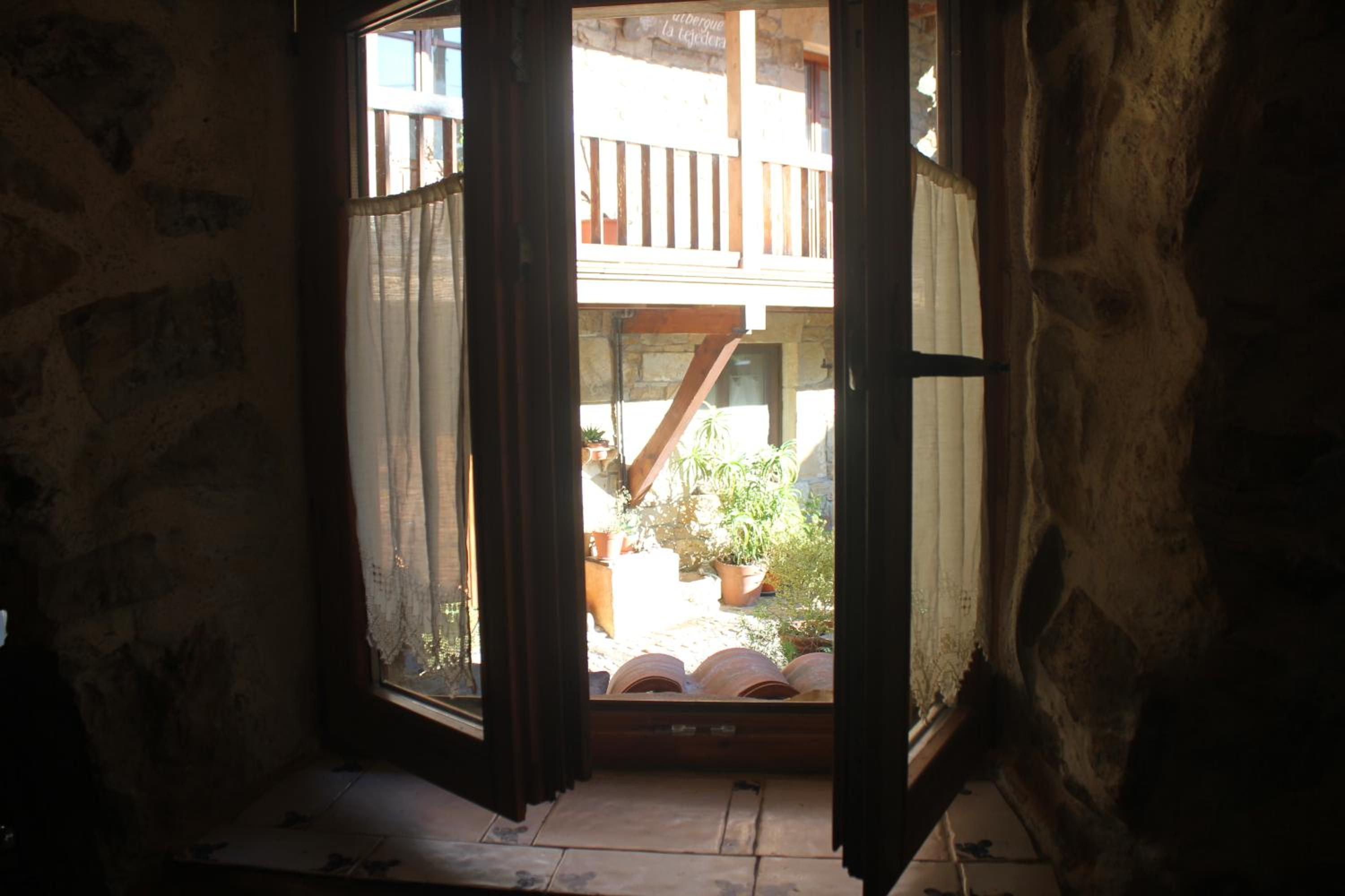 Conjunto Rural la Tejedora. Albergue y estudios familiares.