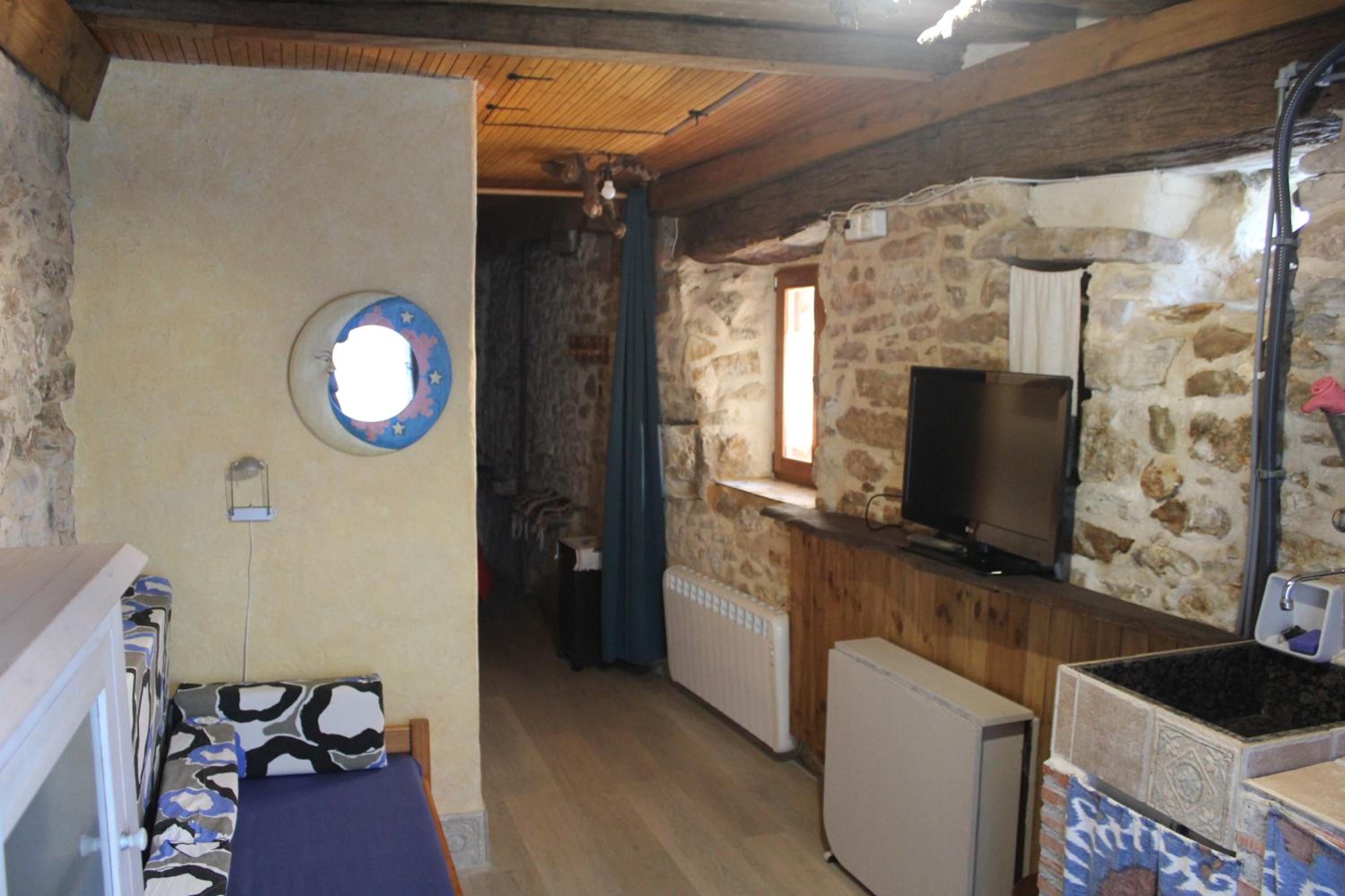 Conjunto Rural la Tejedora. Albergue y estudios familiares.