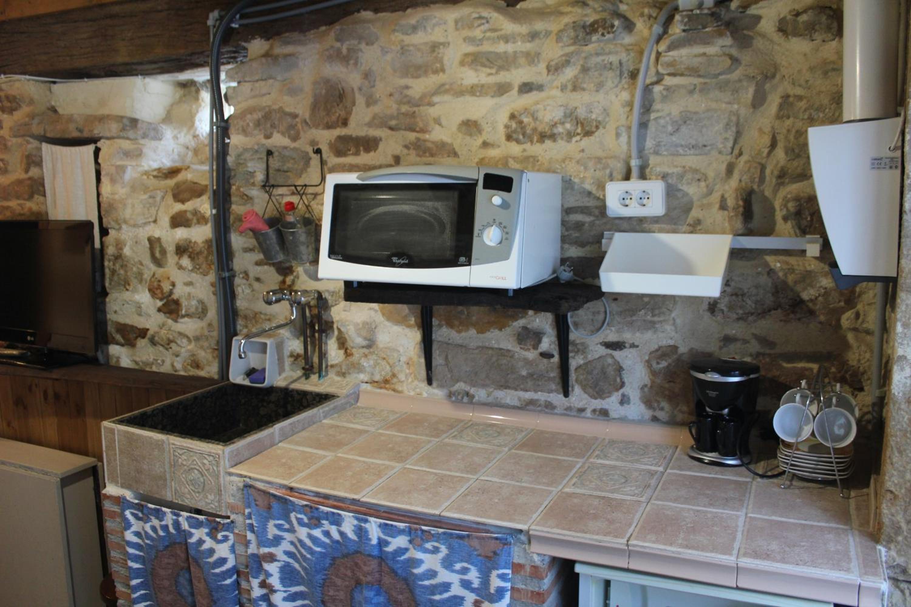 Conjunto Rural la Tejedora. Albergue y estudios familiares.
