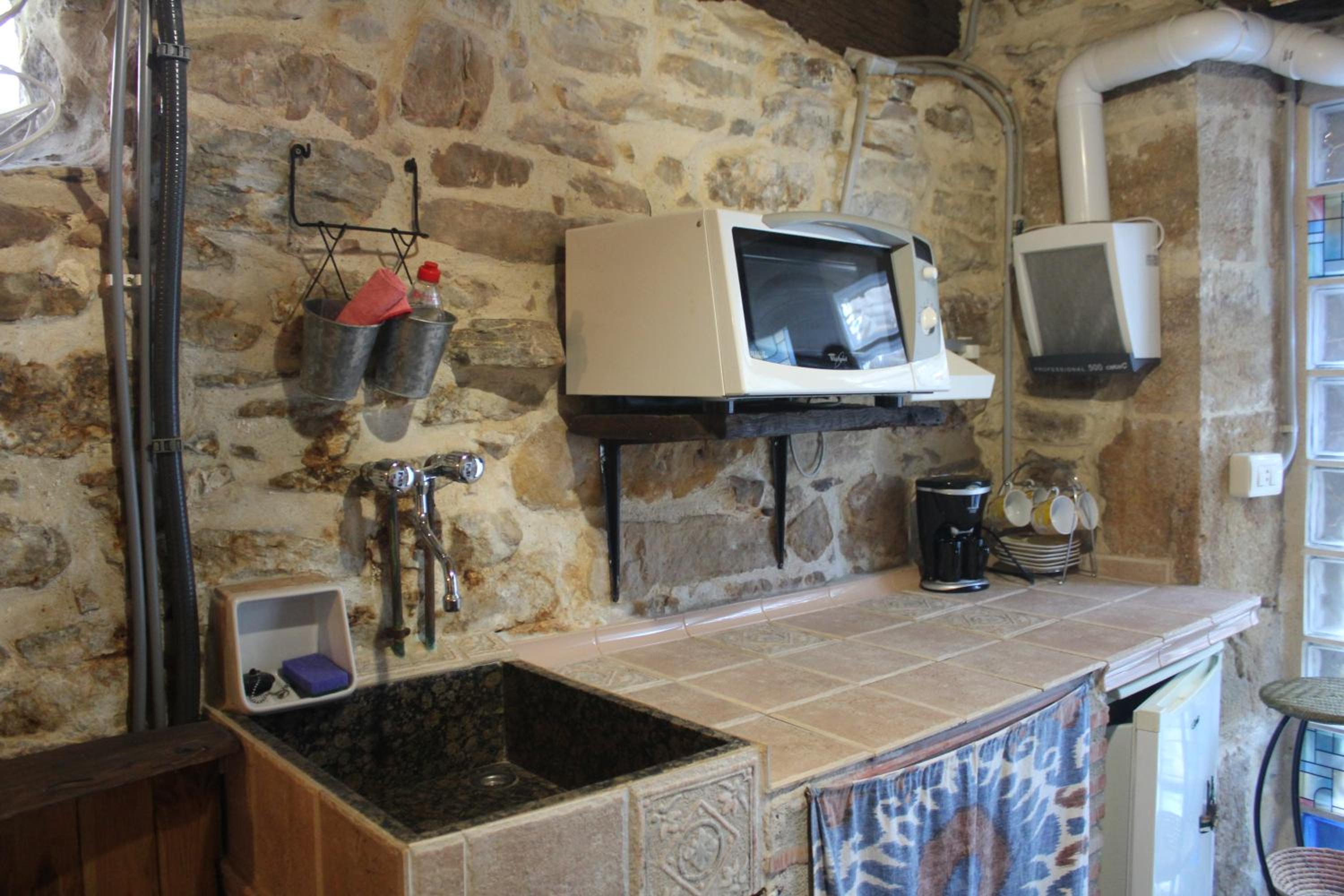 Conjunto Rural la Tejedora. Albergue y estudios familiares.