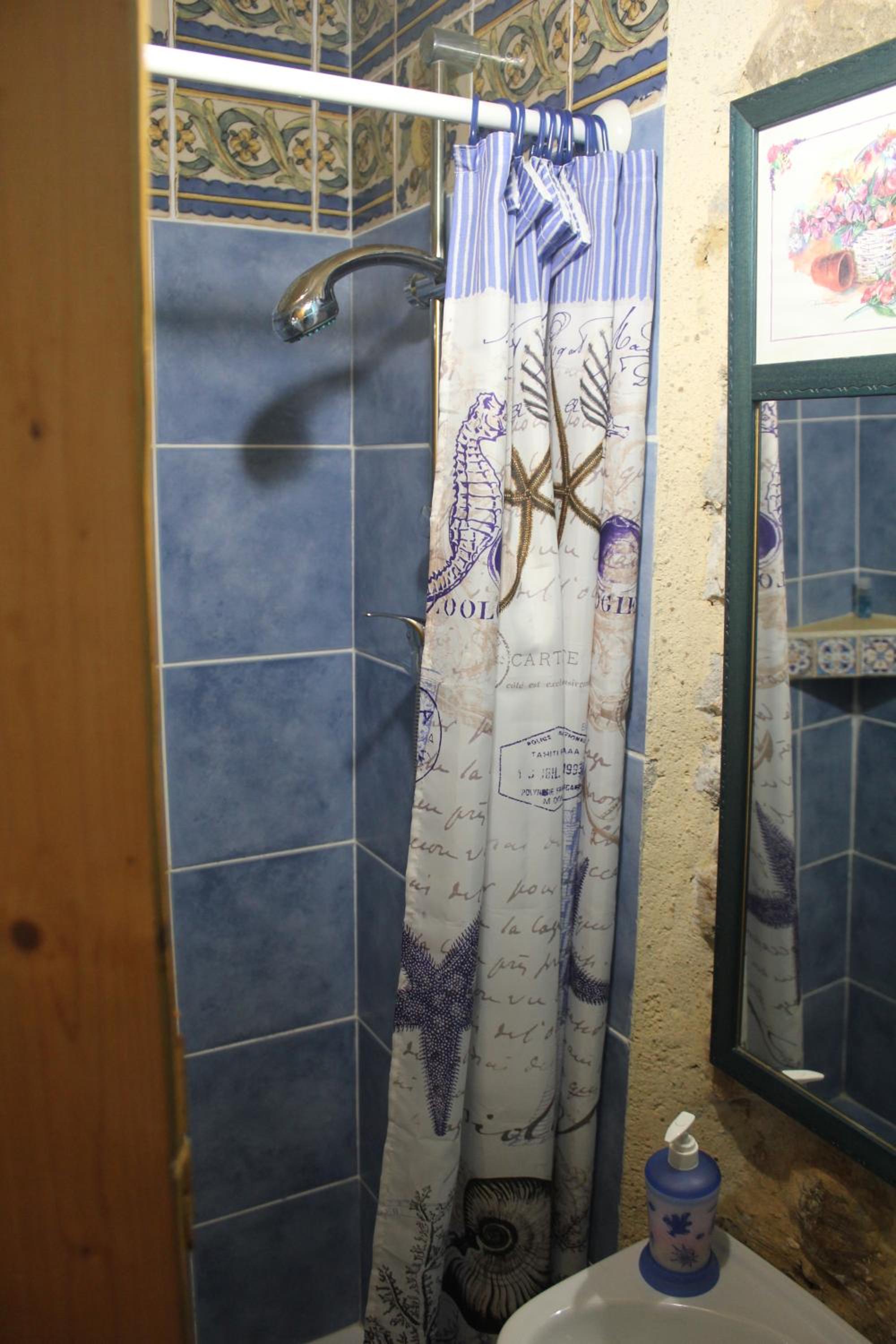 Conjunto Rural la Tejedora. Albergue y estudios familiares.