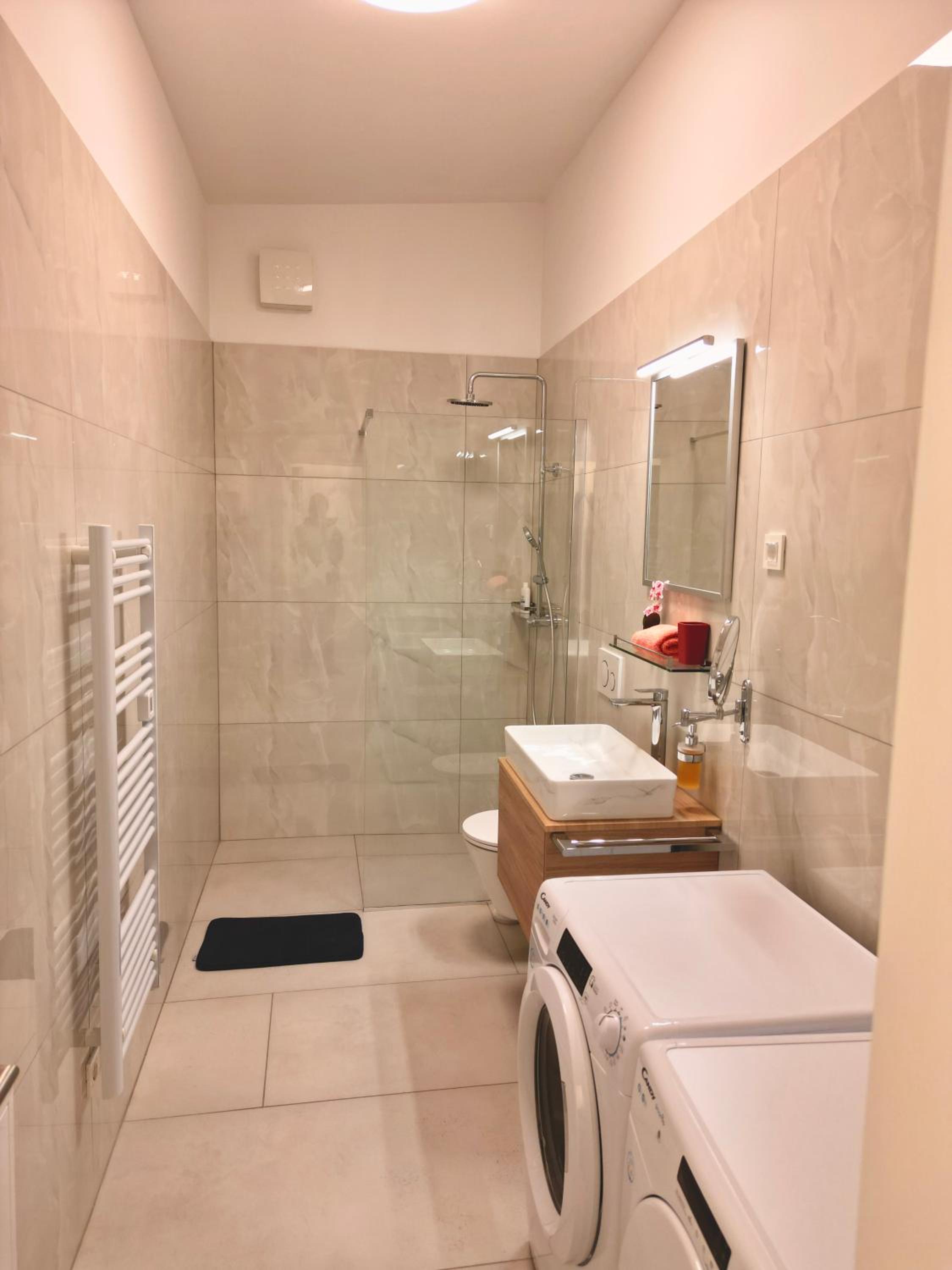 Jacobs Legacy - 4 Bedroom House, Free Parking, near City Center